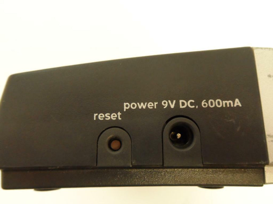 Belkin OmniView E Series 4-Port PS/2 KVM Switch ( F1DB104P ) USED