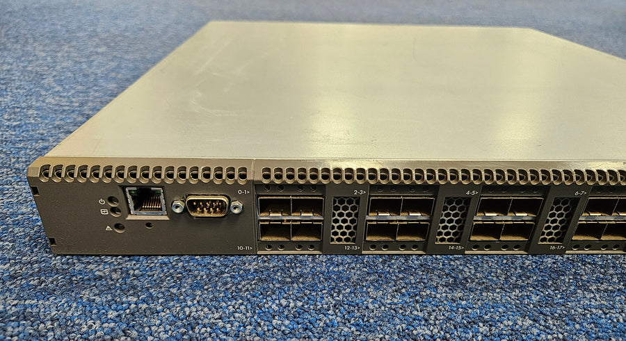 HP HSTNM-N015 StorageWorks 8/20Q FC Switch ( AK241-63001 ) USED