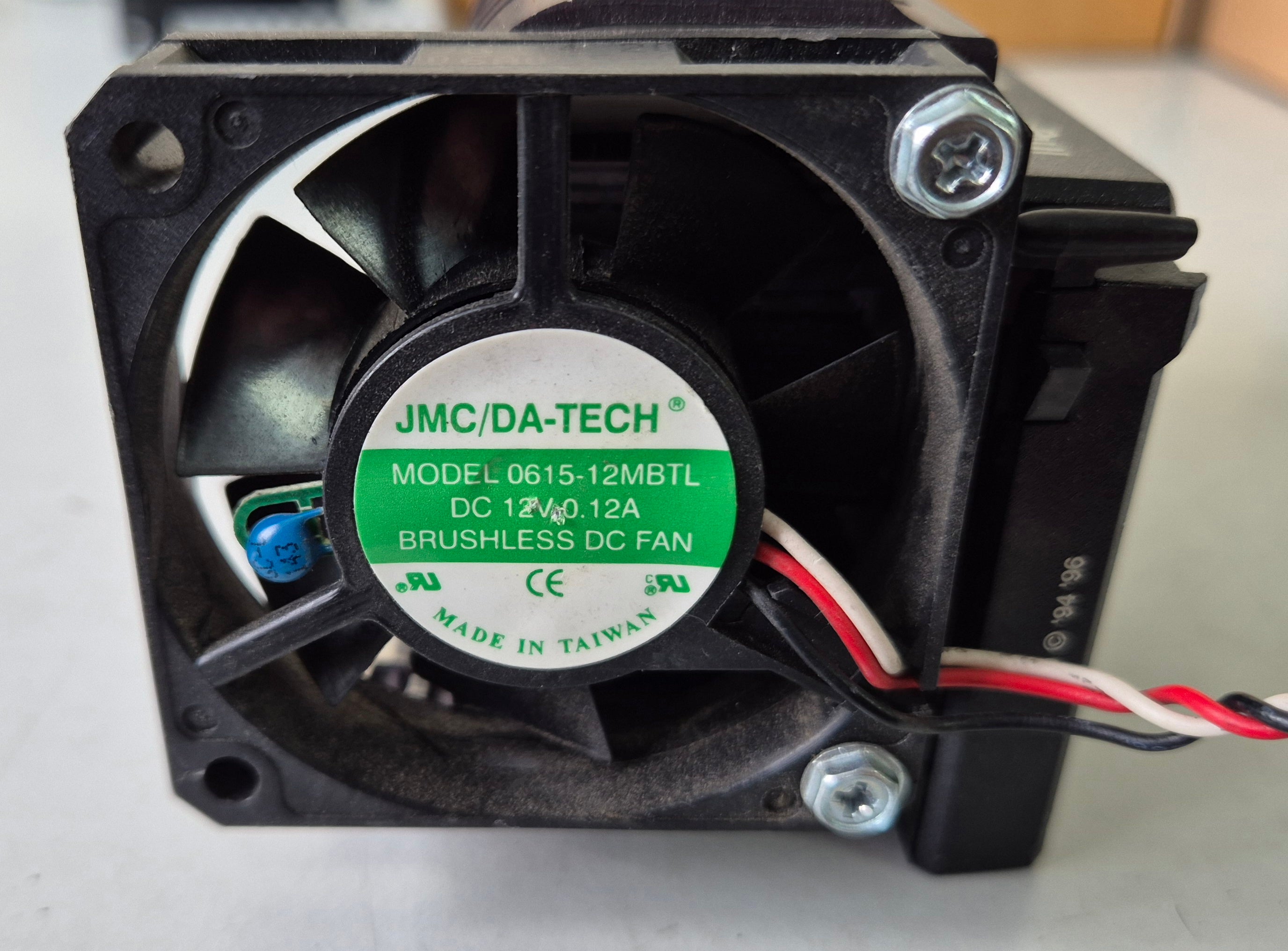 Intel Pentium II 266MHz 1-Core SECC CPU with cooler + fan ( SL2HE ) USED