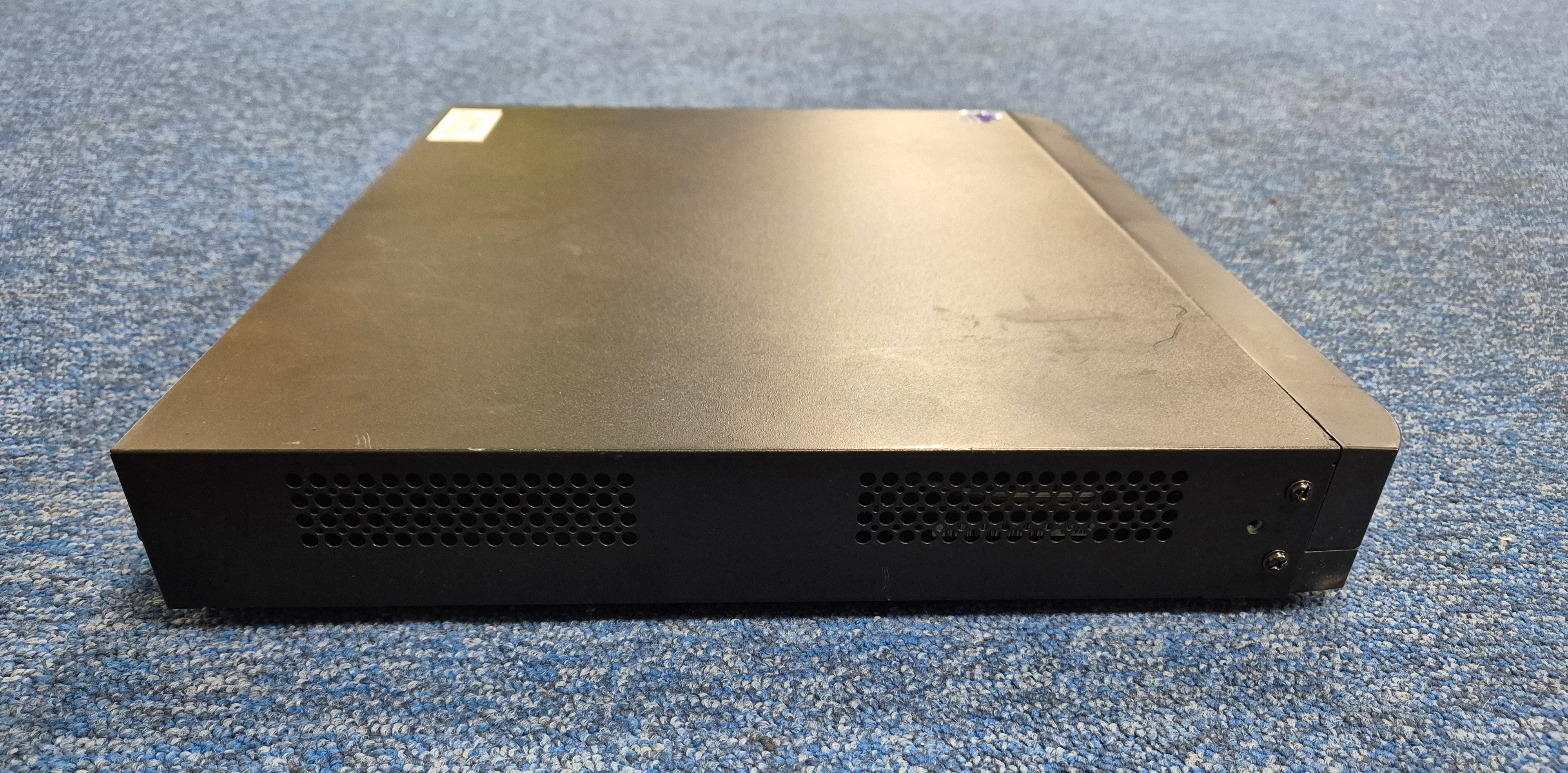 Hikvision Digital Video Recorder - Embedded Net DVR 2x4TB HDD - passwords reset NO PSU ( DS-7216HUHI-K2 ) USED