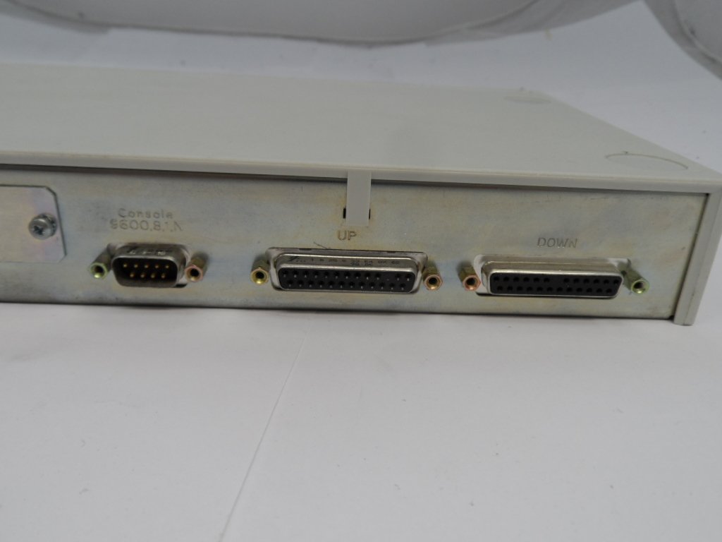 3Com, SuperStack II  PS Hub 40, 24 Port, Cream.