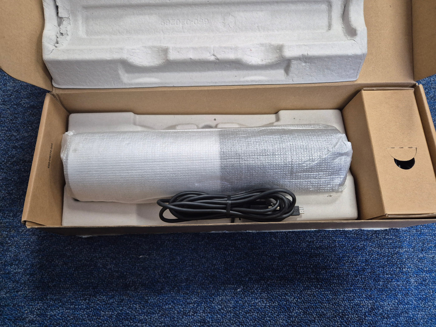 Logitech V-R0004 ConferenceCam Connect w/ speaker & cables ( 860-000490 ) USED Grade A
