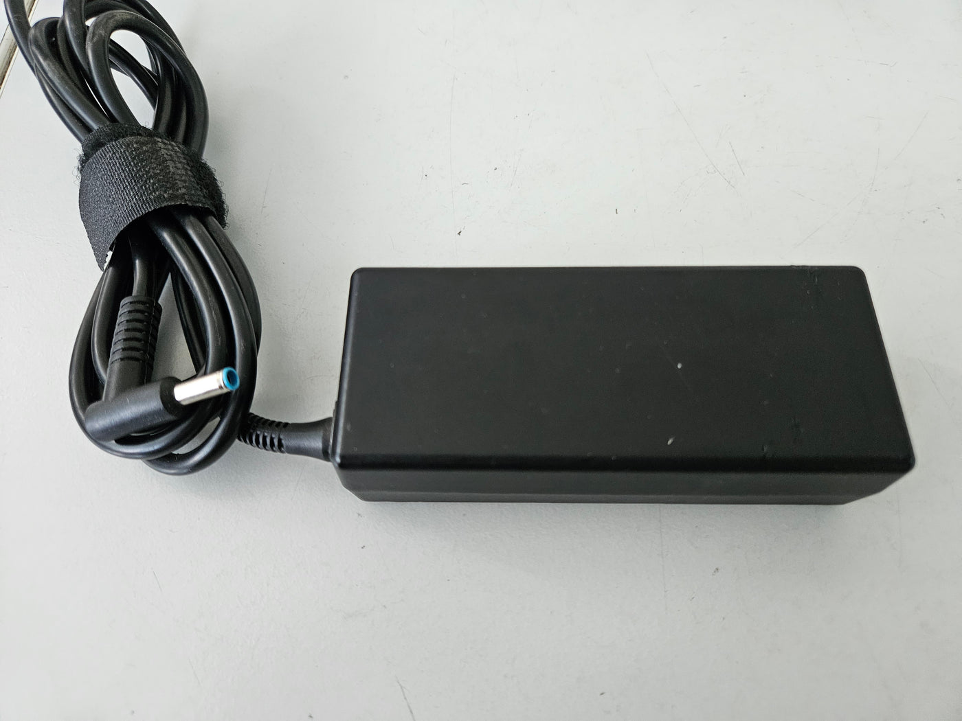 HP 240V 1.7A IN 19.5V 3.33A OUT AC ADAPTER ( 854055-002 PPP009C ) USED