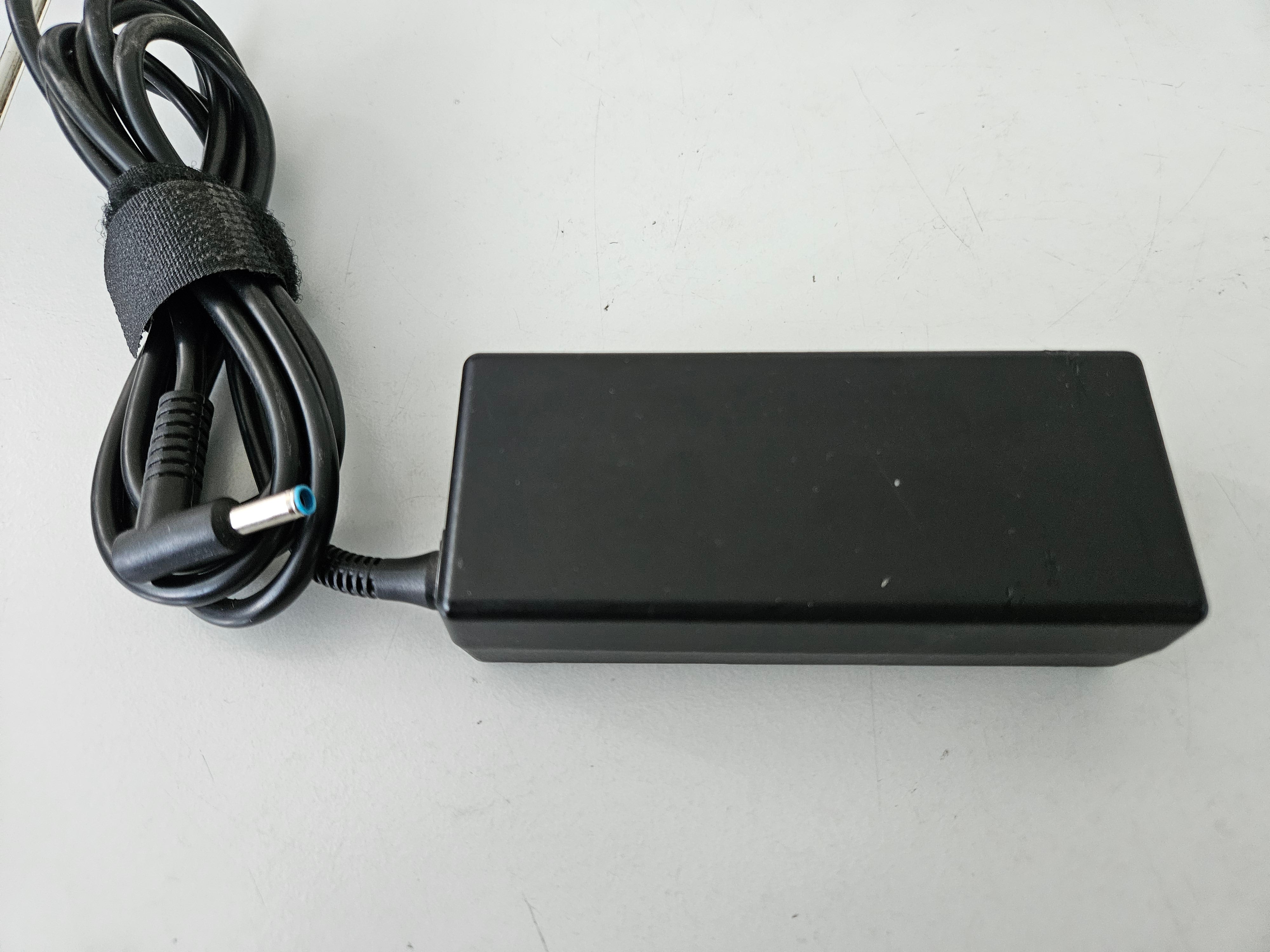 HP 240V 1.7A IN 19.5V 3.33A OUT AC ADAPTER ( 854055-002 PPP009C ) USED