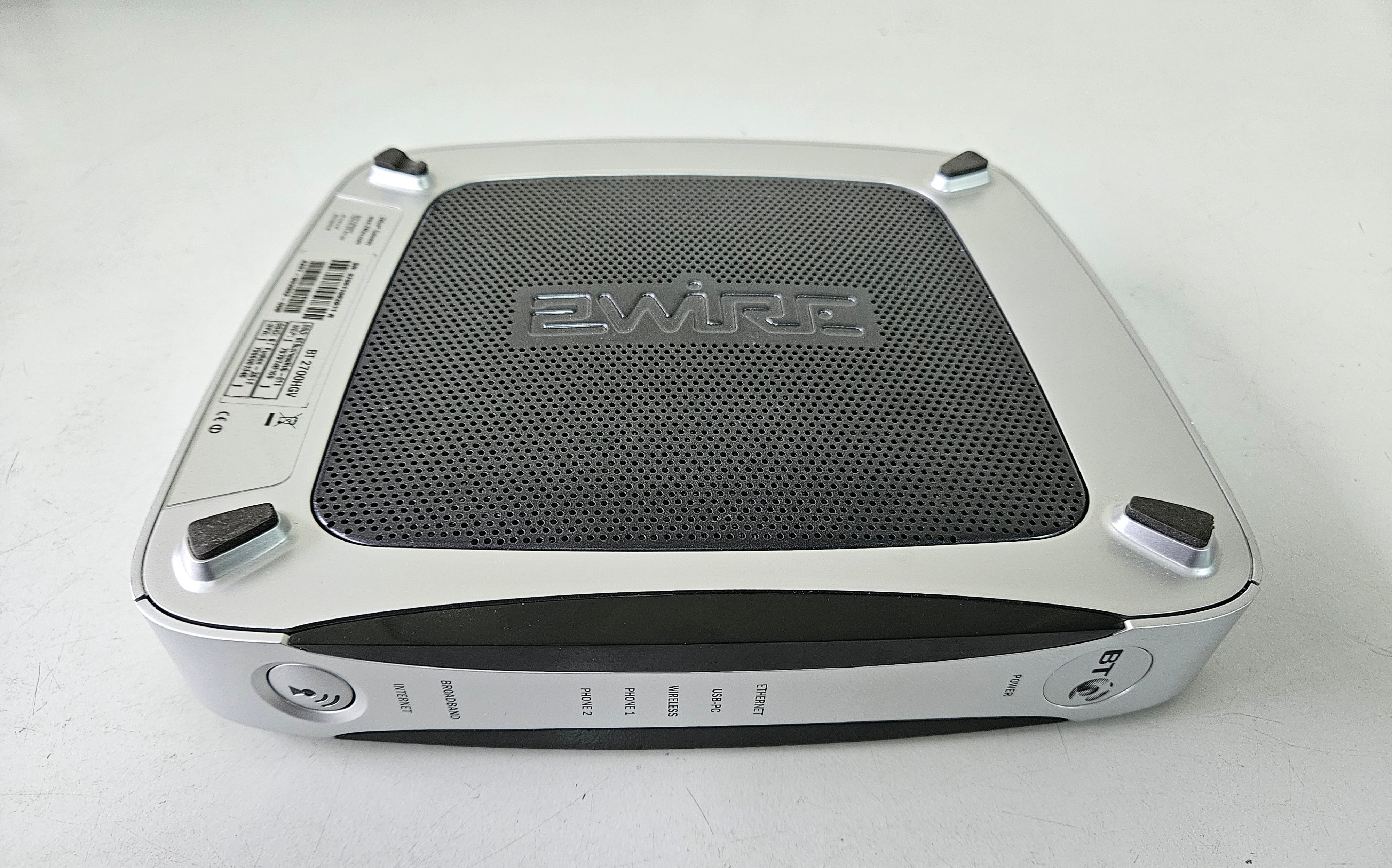 BT Business Hub 2WIRE Gateway Wireless Router ( 2700HGV 4201-003003-008 ) USED