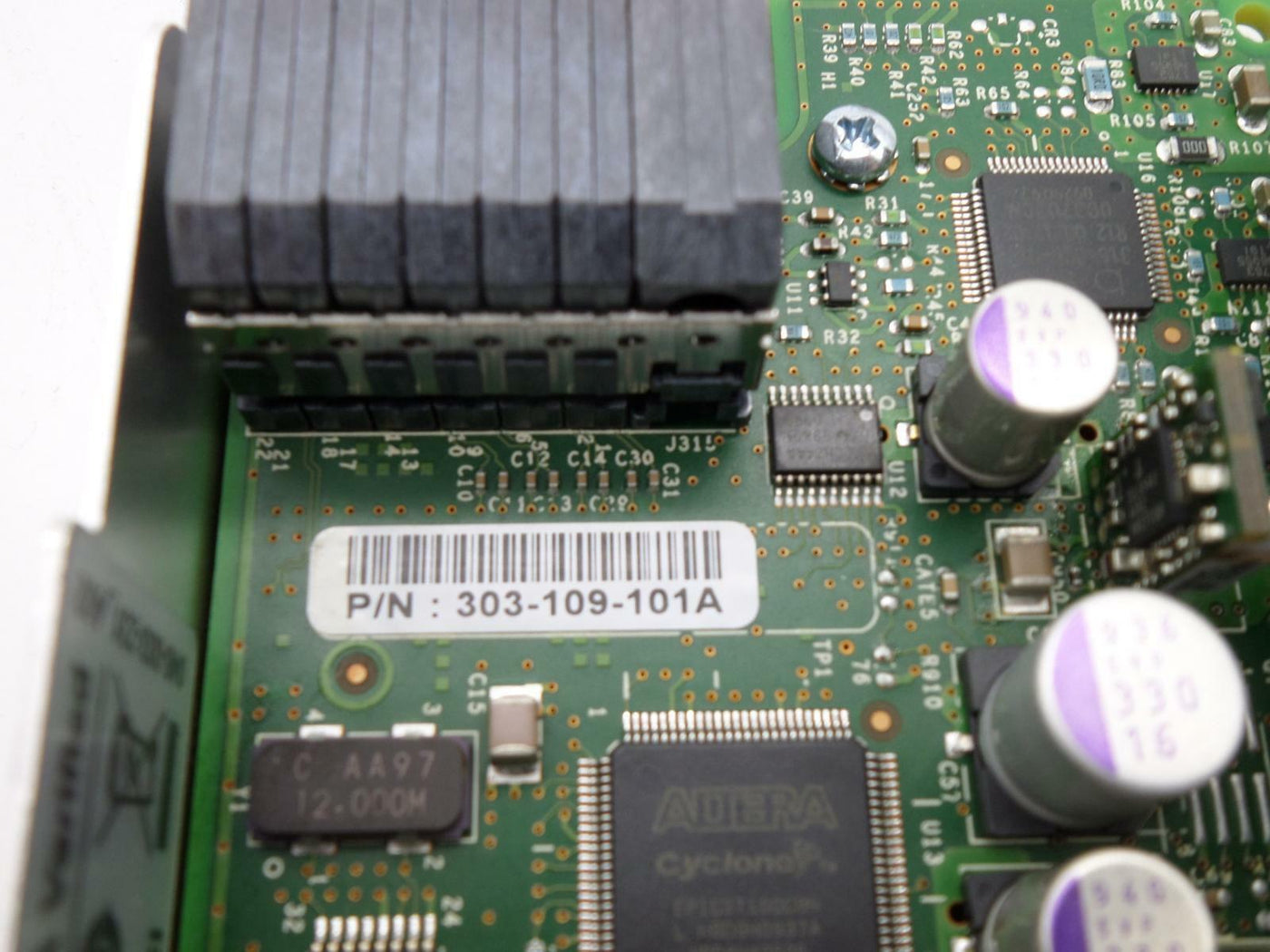 EMC 4GB Fibre Channel 4-Port FE I/O card w/latch ( 303-109-101A SLIC06 ) REF