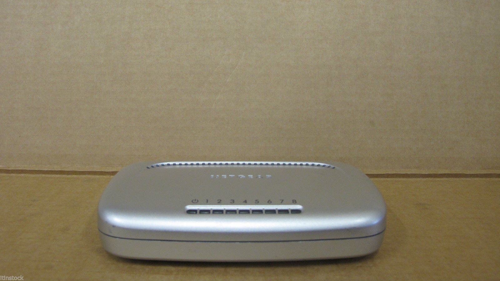 NETGEAR Fast Ethernet Switch (FS608 V2 USED)