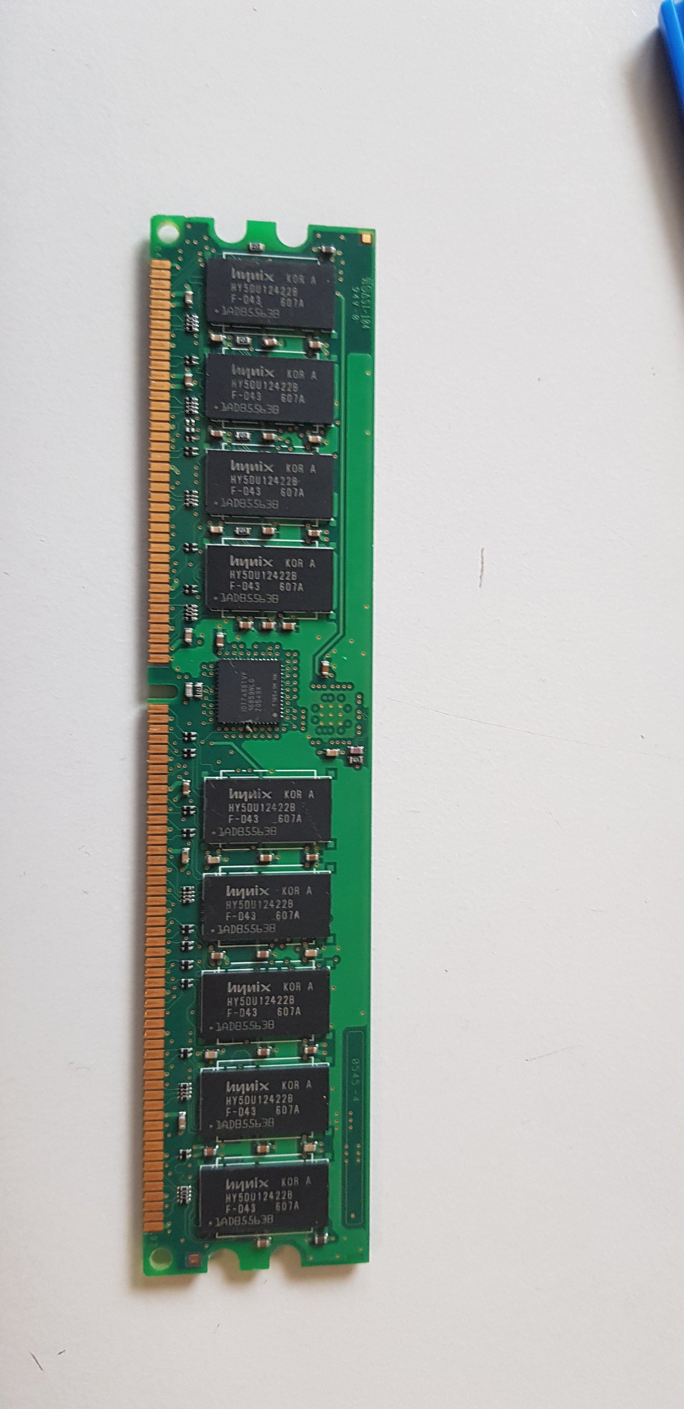 Hynix 1GB PC3200 CL3 ECC Registered 400MHz DDR SDRAM DIMM ( HYMD512G726BF4N-D43)