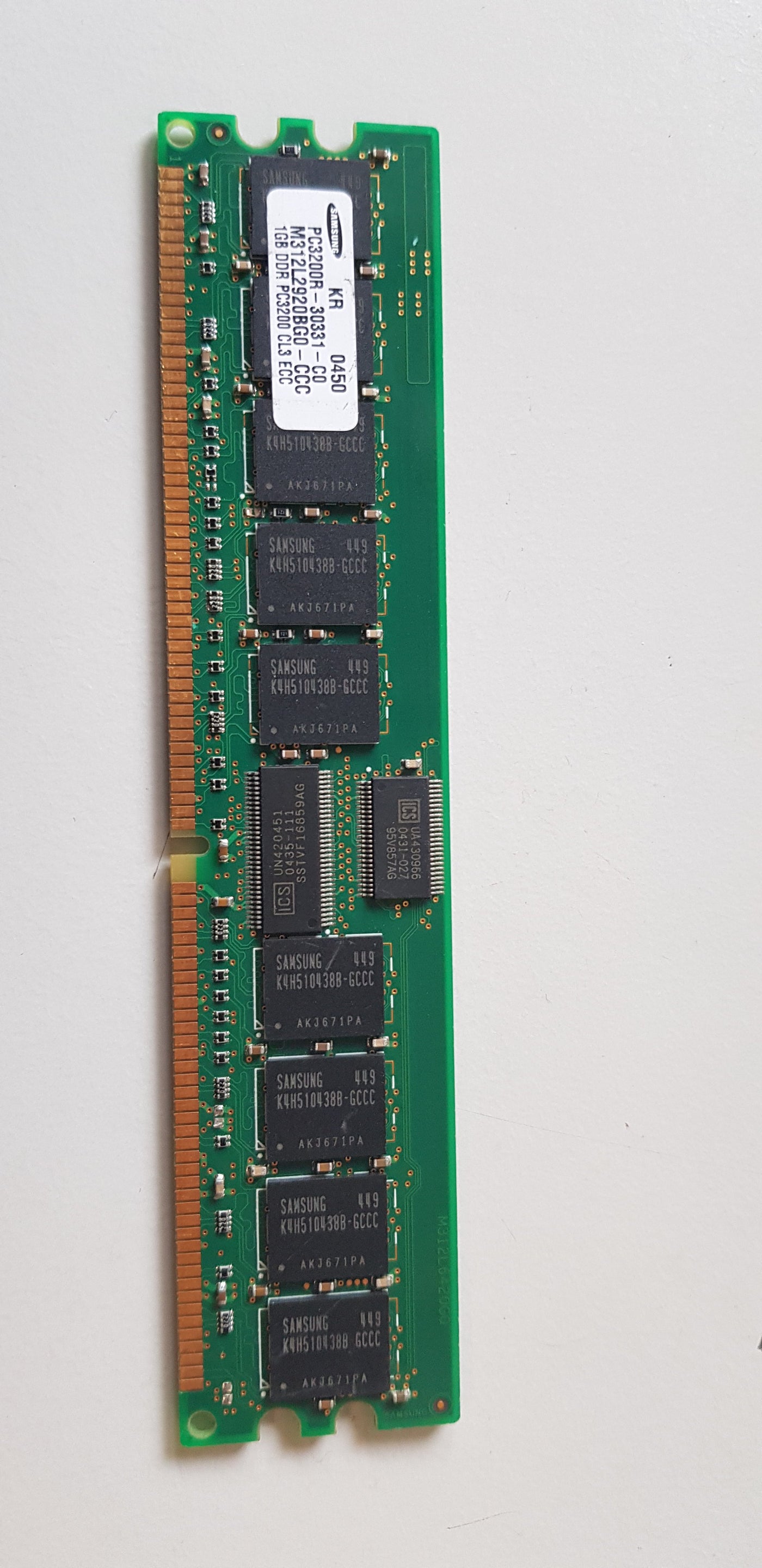 Samsung 1GB PC3200 DDR-400MHz ECC Registered CL3 2.6V 184-Pin DIMM ( M312L2920BG0-CCC ) REF