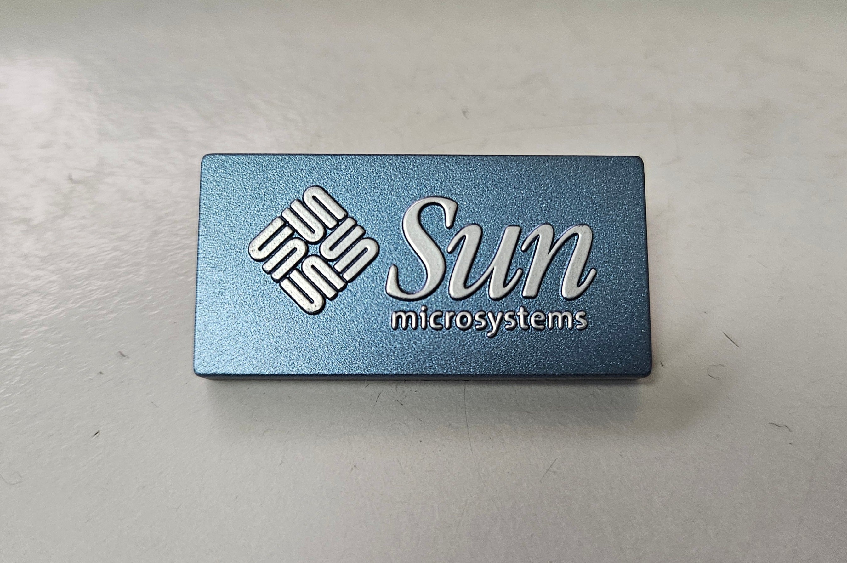 Sun Badge from X4100 case ( X4100 ) REF