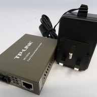 TP-LINK 10/100Mbps Multi-Mode Media Converter ( MC100CM MC100CM    TP-Link NOB )