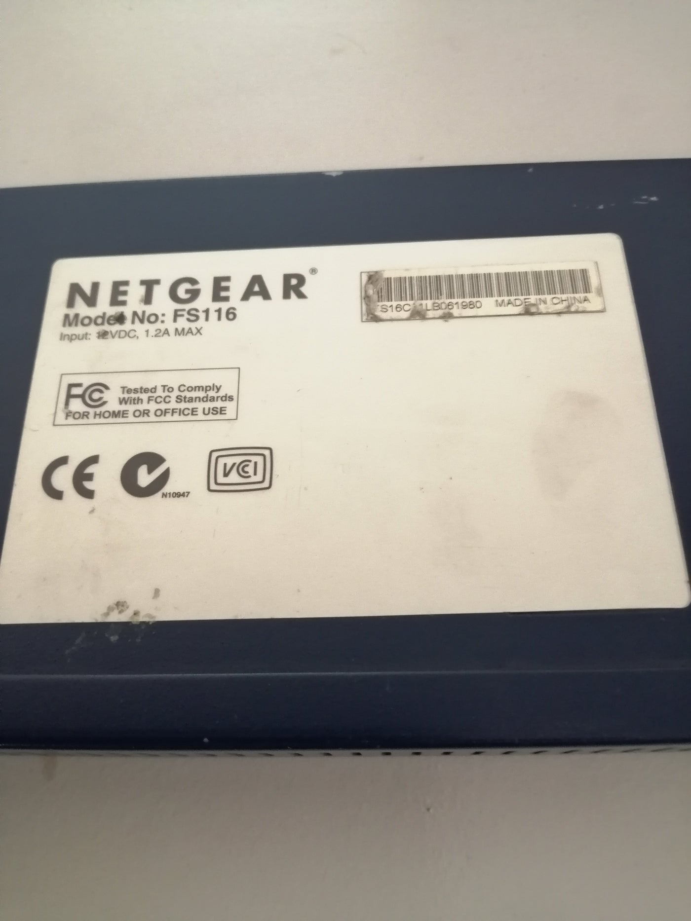 Netgear  16-Port Fast Ethernet Switch 12 v 1.2 amp ( FS116     Netgear no psu )