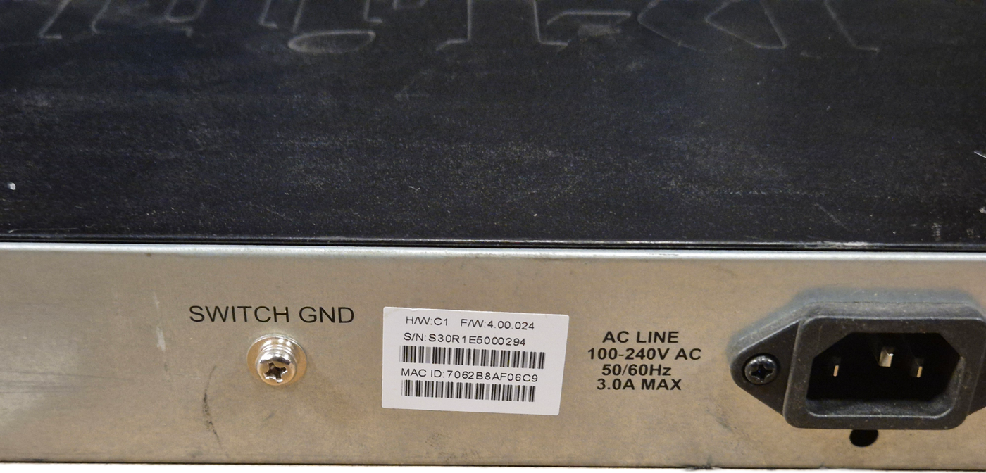 D-Link 28-Port Gigabit Poe Smart Managed Switch with 4 Combo Ports ( DGS-1210-28P ) USED