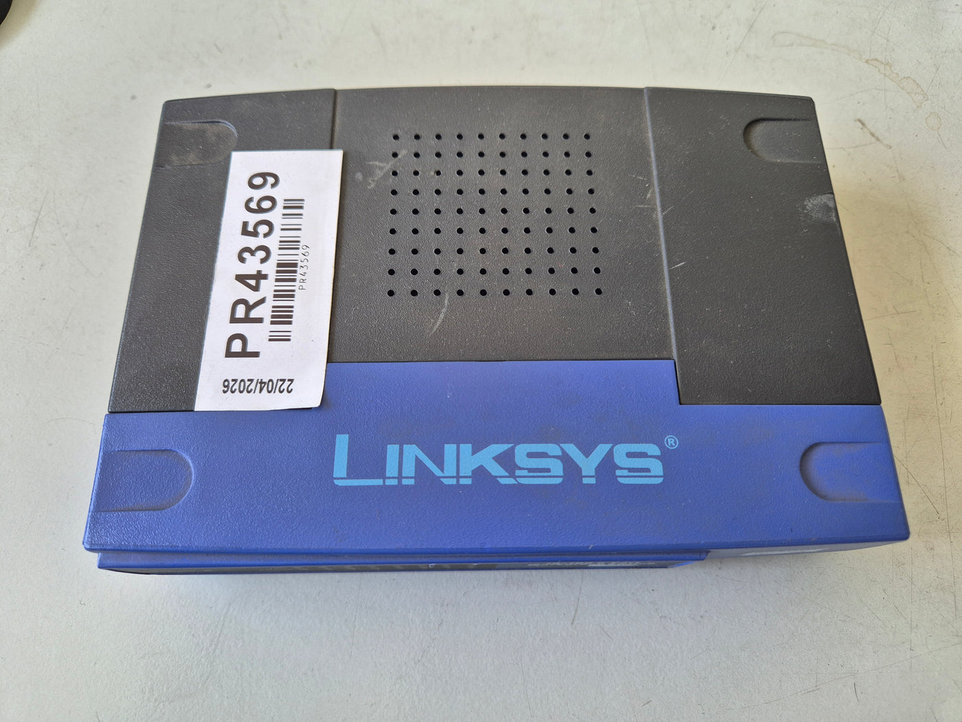 Linksys 8 Port 10/100 Workgroup Switch with PSU ( EZXS88W ) USED