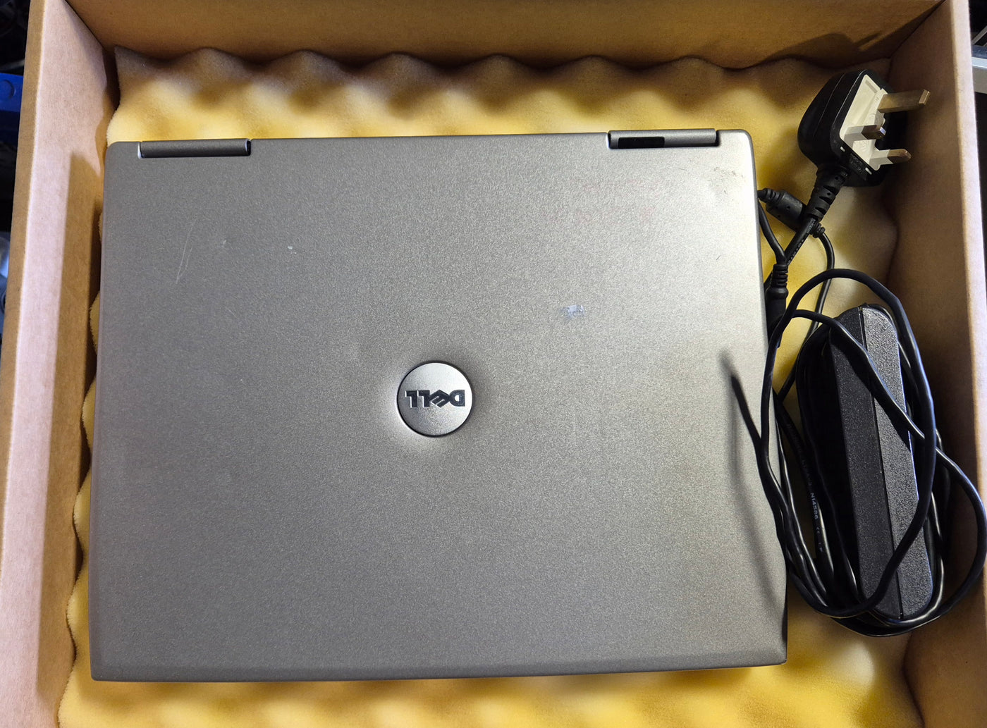 Dell Latitude D600 P4m 1.6GHz 512MB RAM 60GB HDD DVDRW WinXP Pro 14.1" ( 0G5152 ) USED