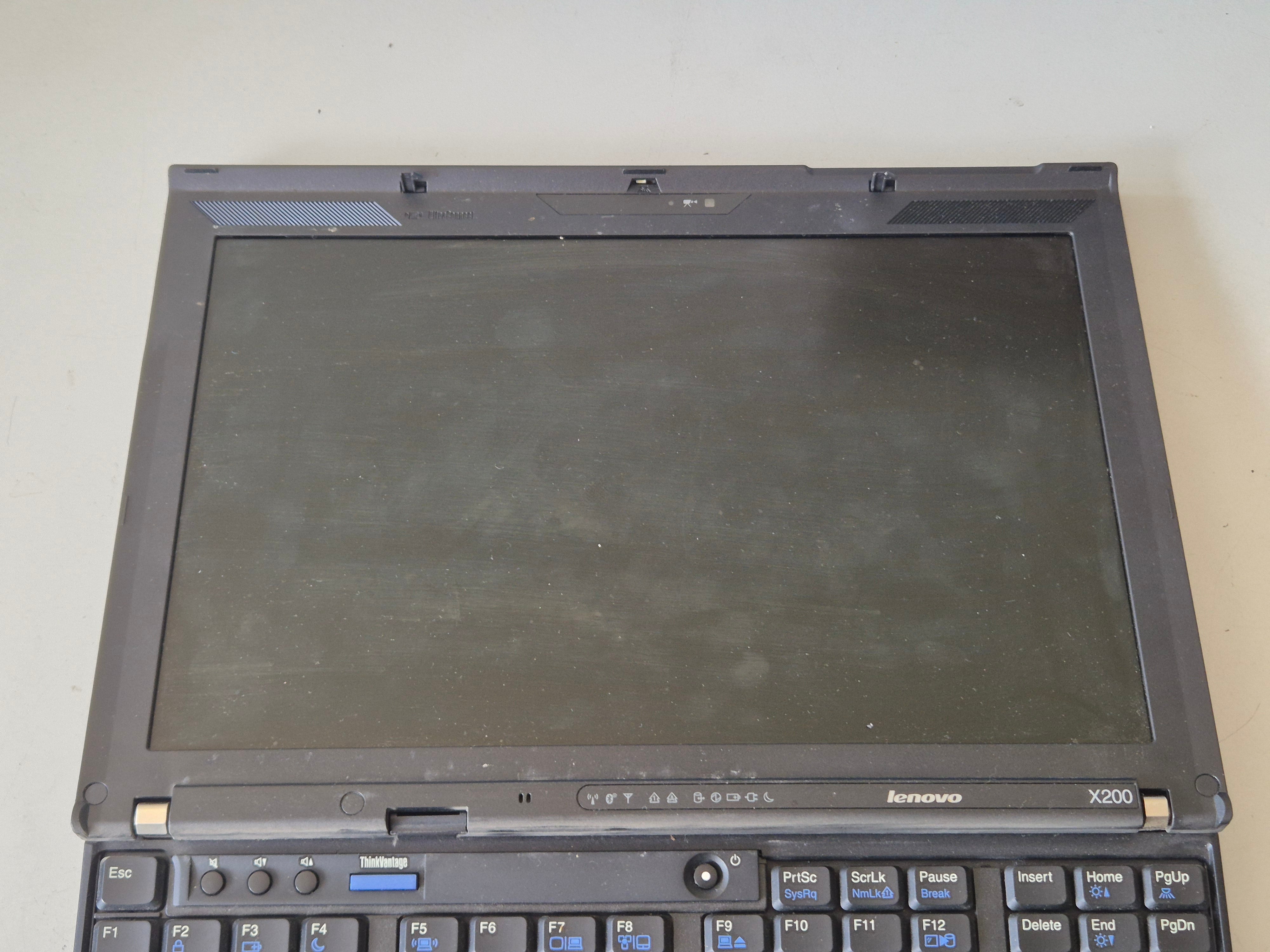 Lenovo Thinkpad X200 NO HDD 4GB RAM Intel Core 2 Duo P8400 2.26GHz NO OS SPR