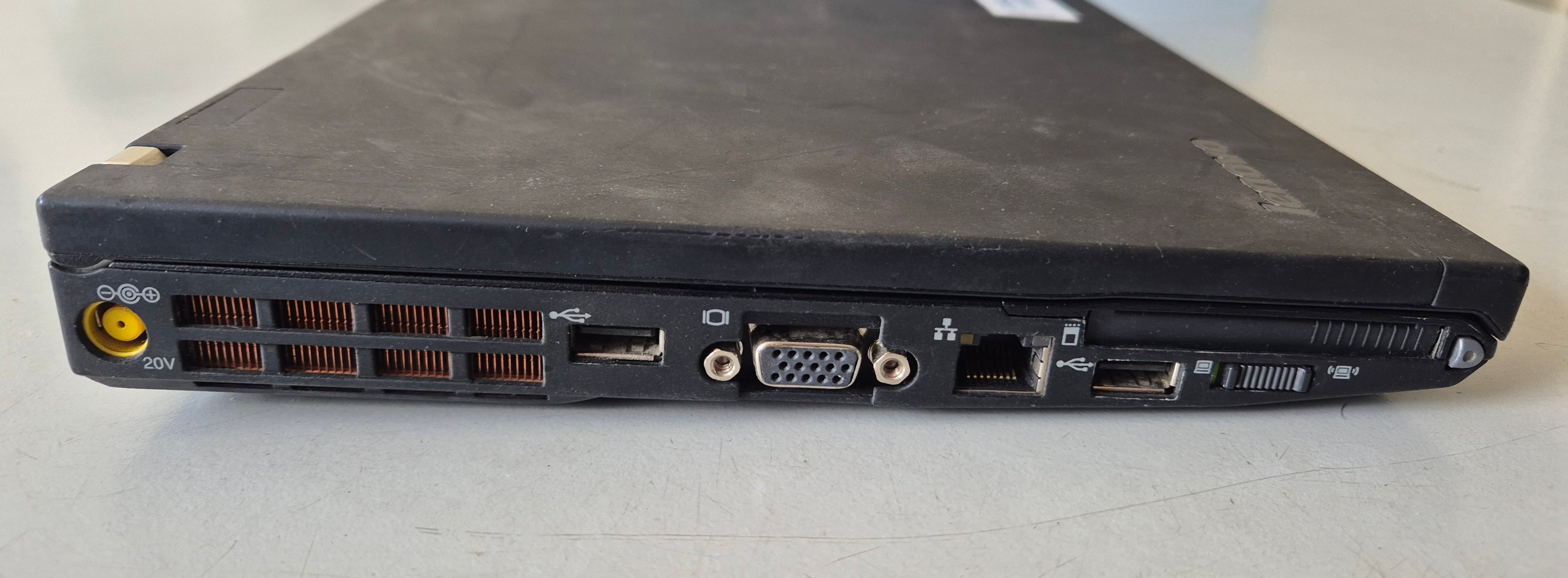 Lenovo Thinkpad X200 NO HDD 4GB RAM Intel Core 2 Duo P8400 2.26GHz NO OS SPR