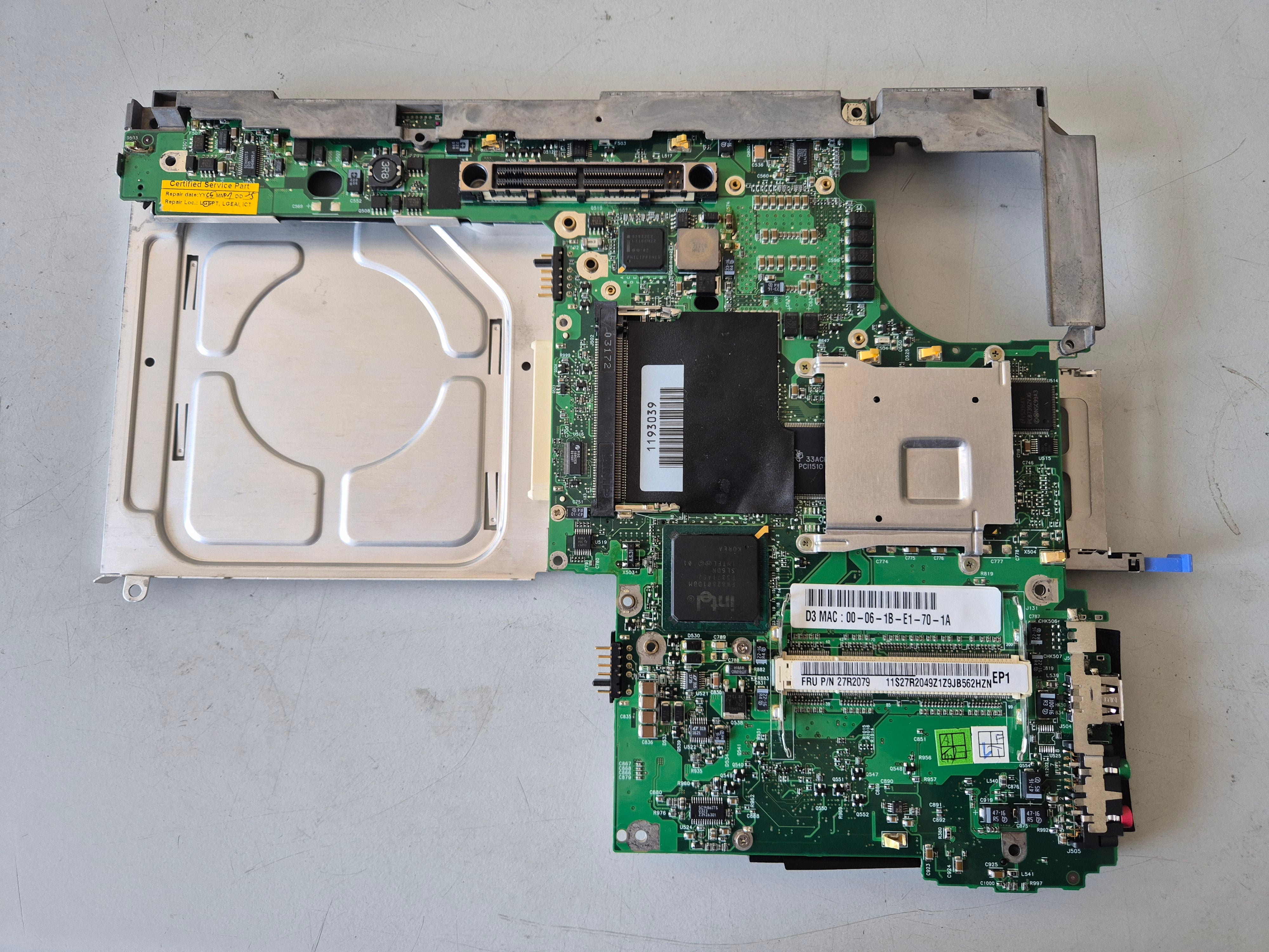 IBM System Board for Thinkpad R40 W/ SEC CHIP ( 27R2079 ) REF