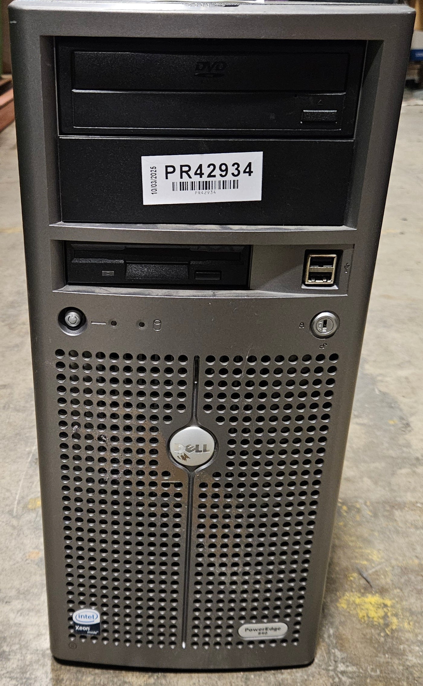 Dell PowerEdge 840 Workstation 2GB RAM Xeon 3.4GHz DVD NO HDD NO OS ( MVT01 ) USED