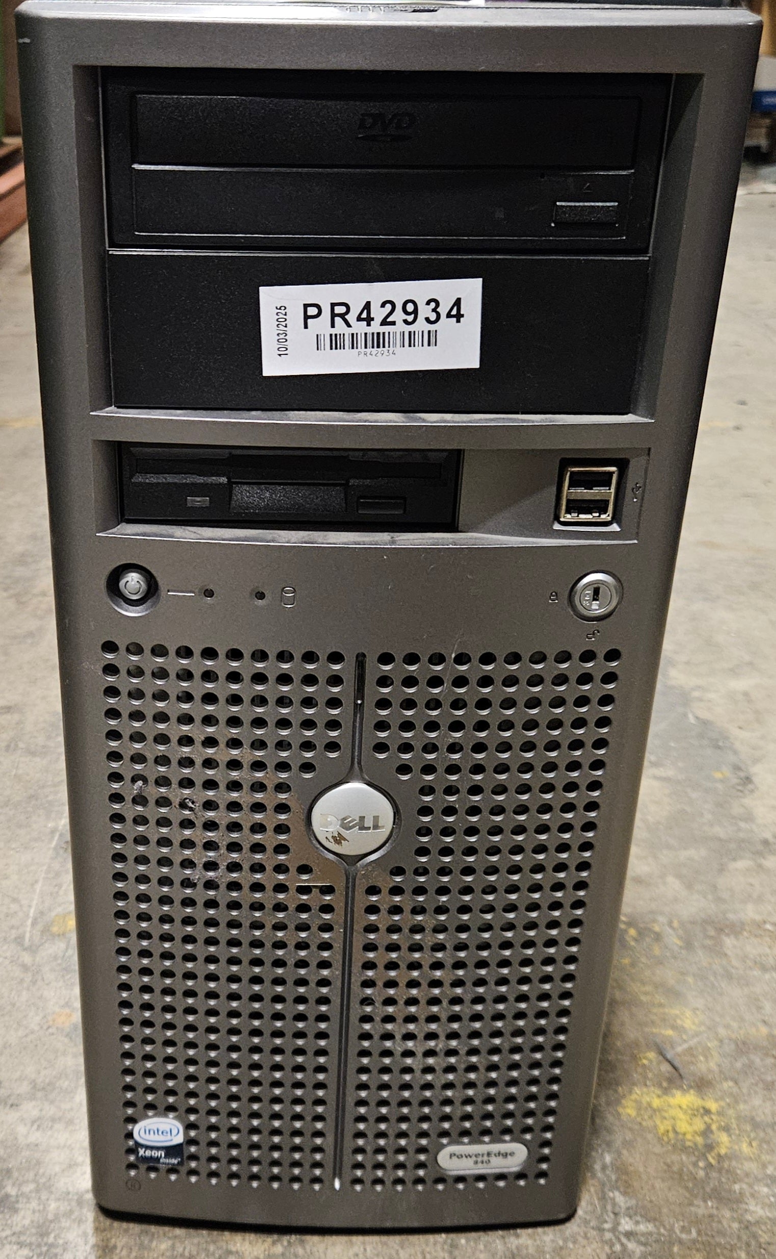 Dell PowerEdge 840 Workstation 2GB RAM Xeon 3.4GHz DVD NO HDD NO OS ( MVT01 ) USED