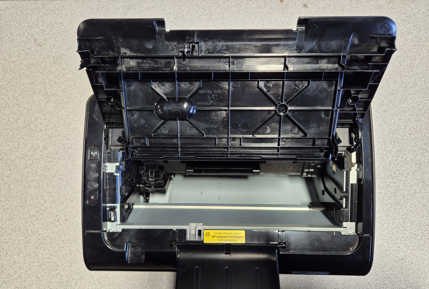HP LaserJet P1102W – Bottom paper box missing - STILL PRINTS ( CE658A ) USED