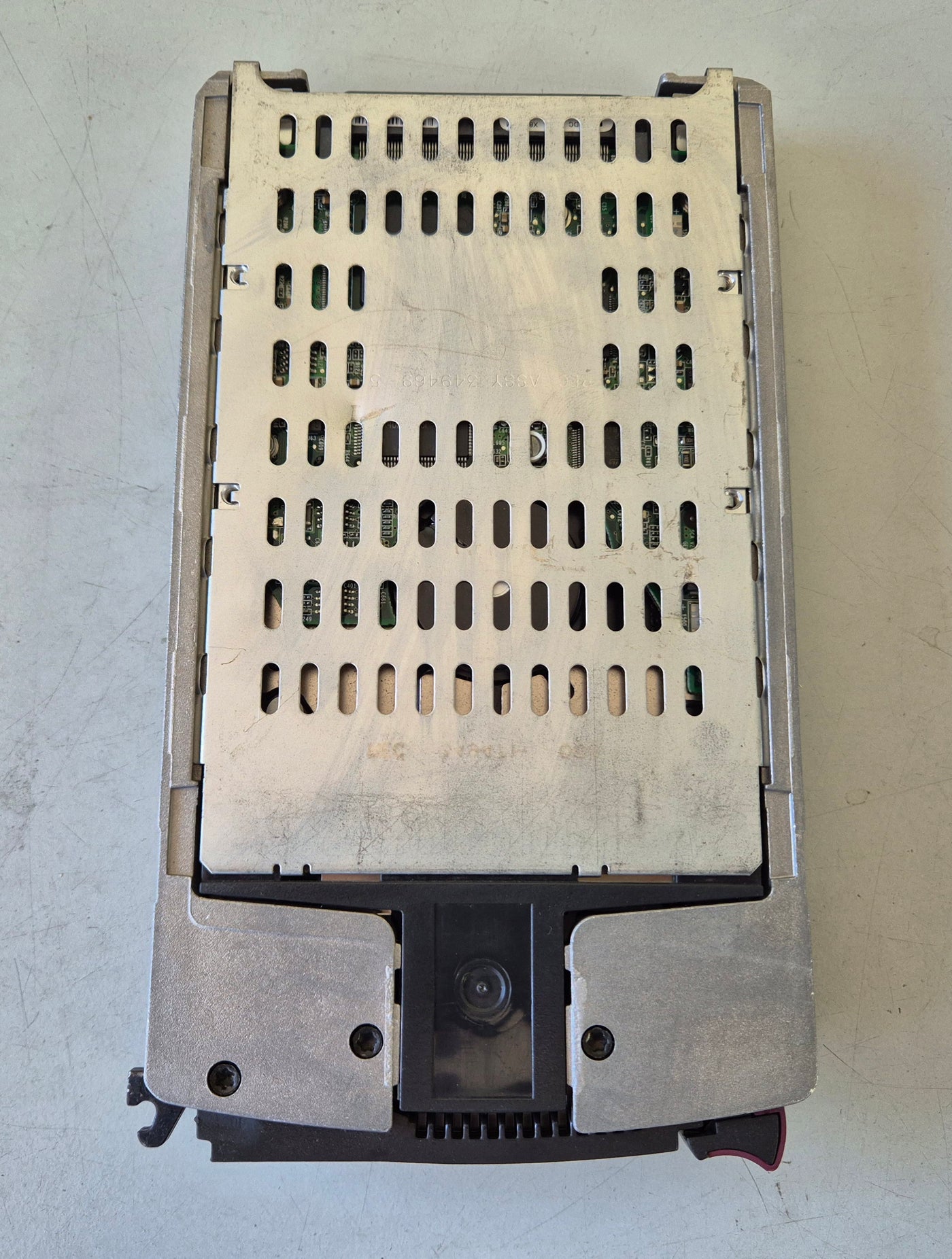 HP Maxtor 300GB 10K SCSI 320MB/S 3.5in HDD in Caddy ( BD30087B53 356910-003 3R-A5094-AA 271837-029 8D300J0 ) USED