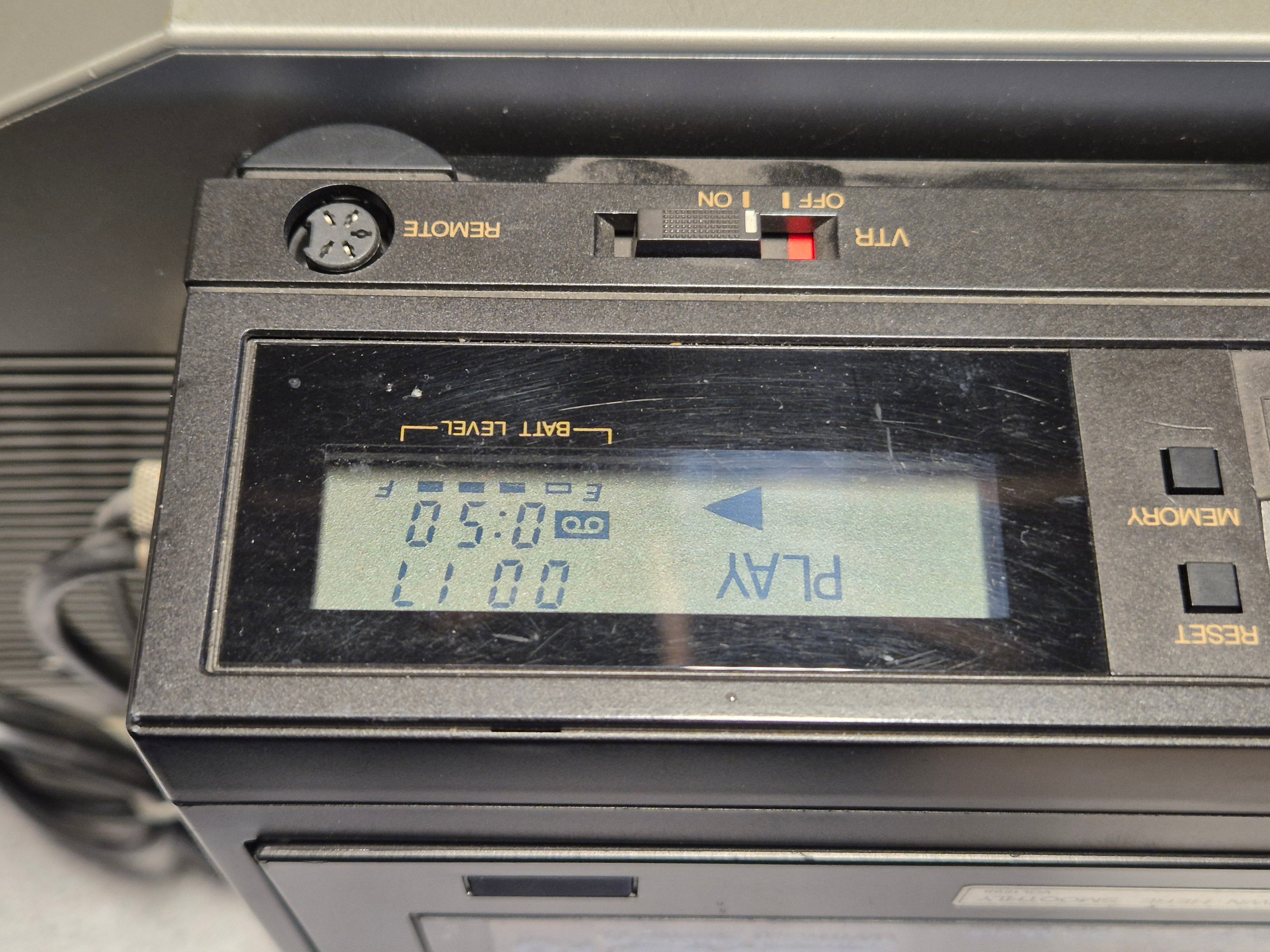 Panasonic TC-1100G Colour TV + NV-180 VHS Video Recorder ( TC-1100G ) USED
