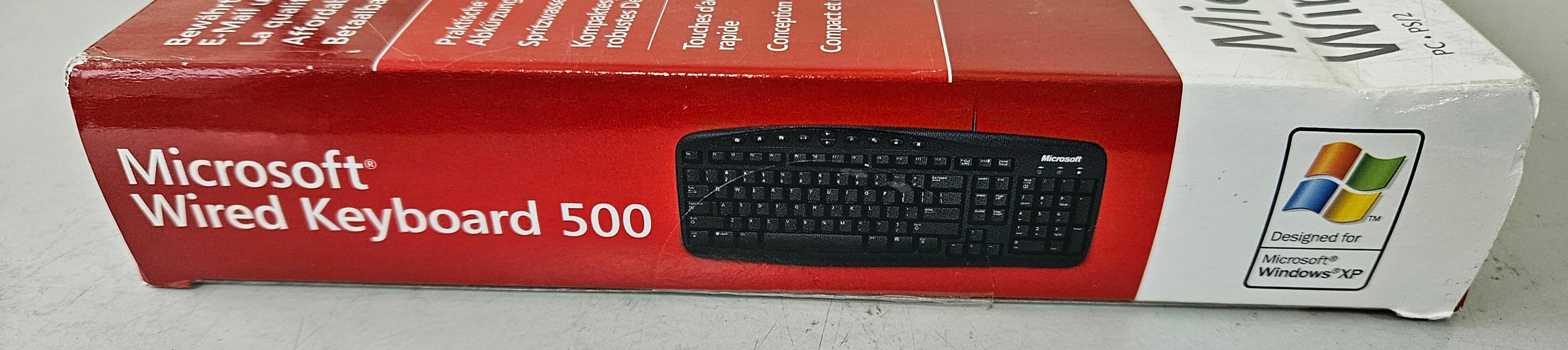 Microsoft Wired Black Keybord 500 Win32 PS/2 ( ZG6-00010 ) NEW