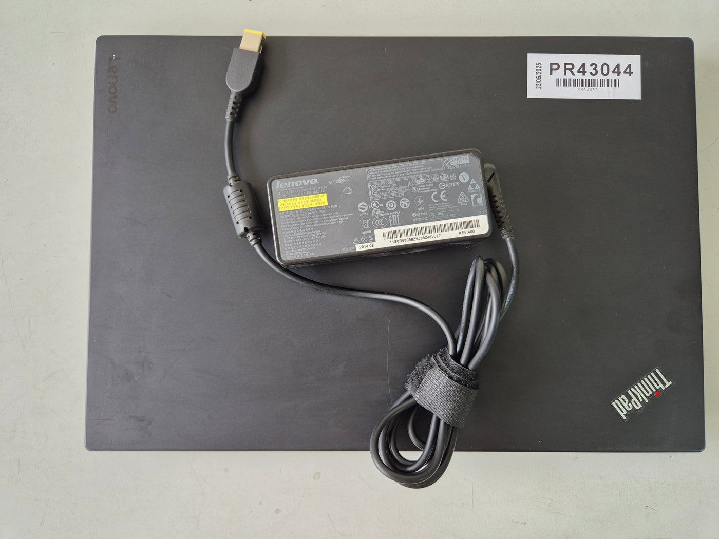Lenovo ThinkPad T460s 250GB SSD 8GB RAM i5-6300U 2.40GHz Win10 14" USED - battery Good