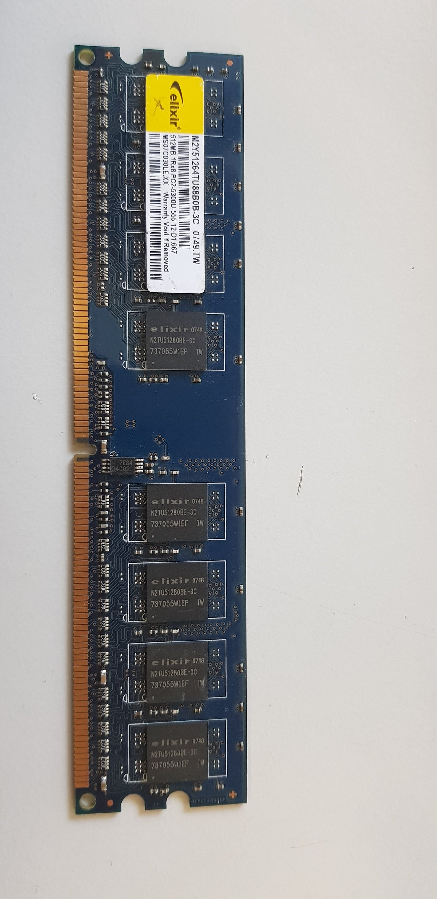Elixir 512MB PC2-5300 DDR2-667MHz non-ECC Unbuffered CL5 240-Pin DIMM Single Rank Memory Module (M2Y51264TU88B0B-3C)