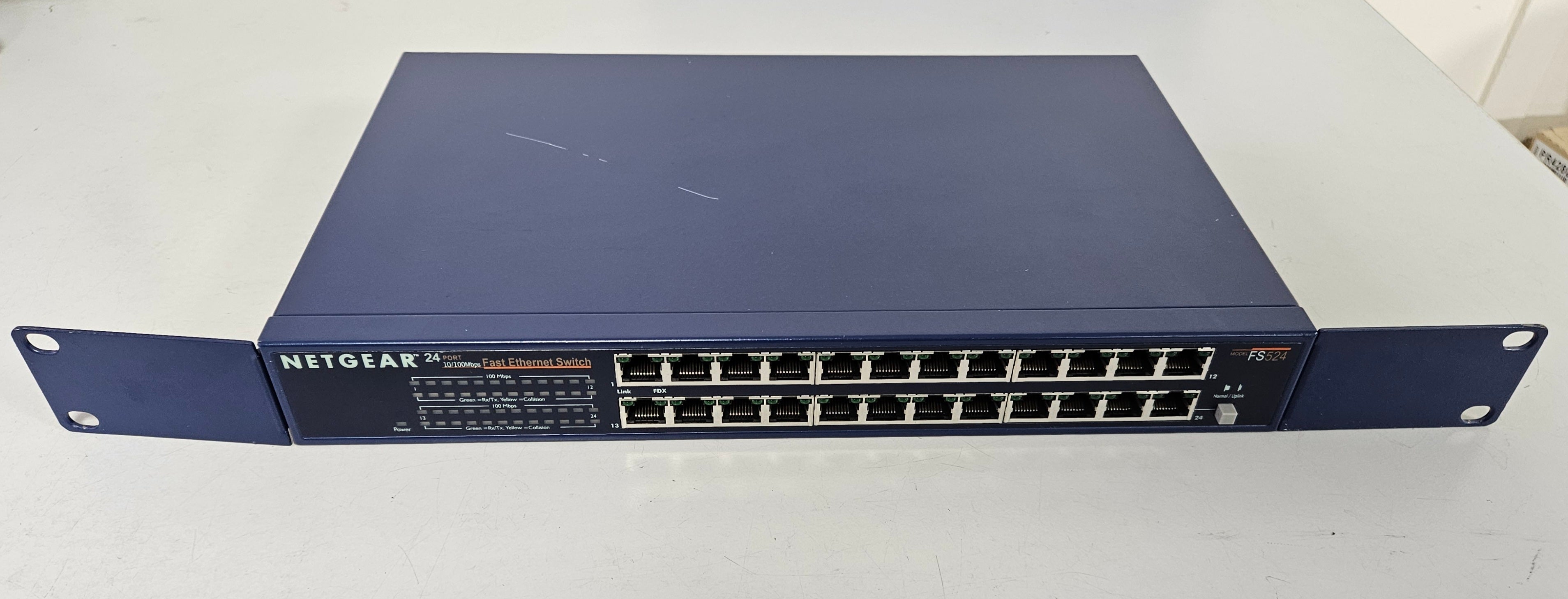 Netgear 24 Port 10/100 Fast Ethernet Network Switch ( FS524 ) USED