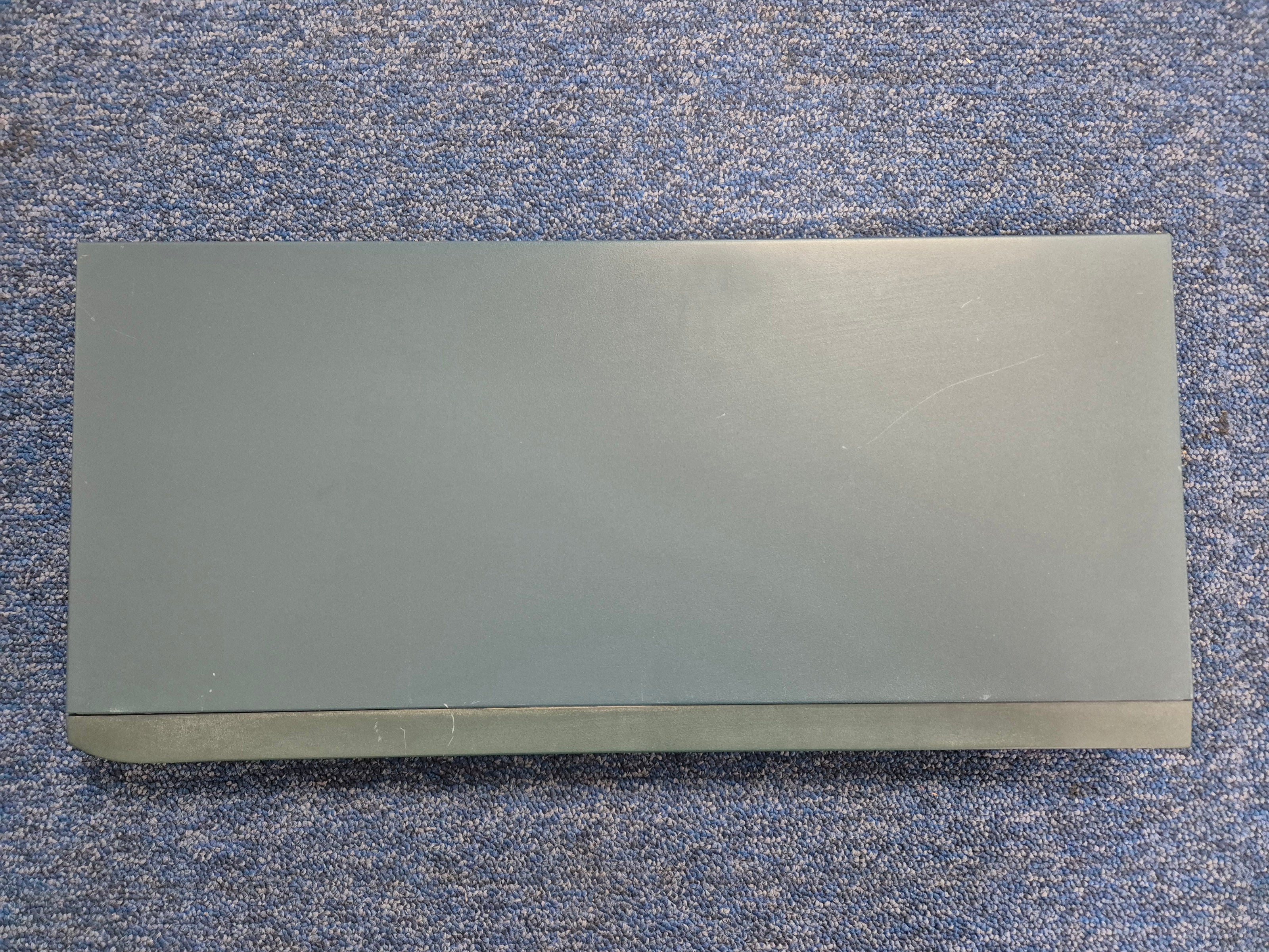 Cisco Catalyst 1900 Series 24-Port Switch 10BaseT + 100BaseTX ( WS-C1924-A ) USED