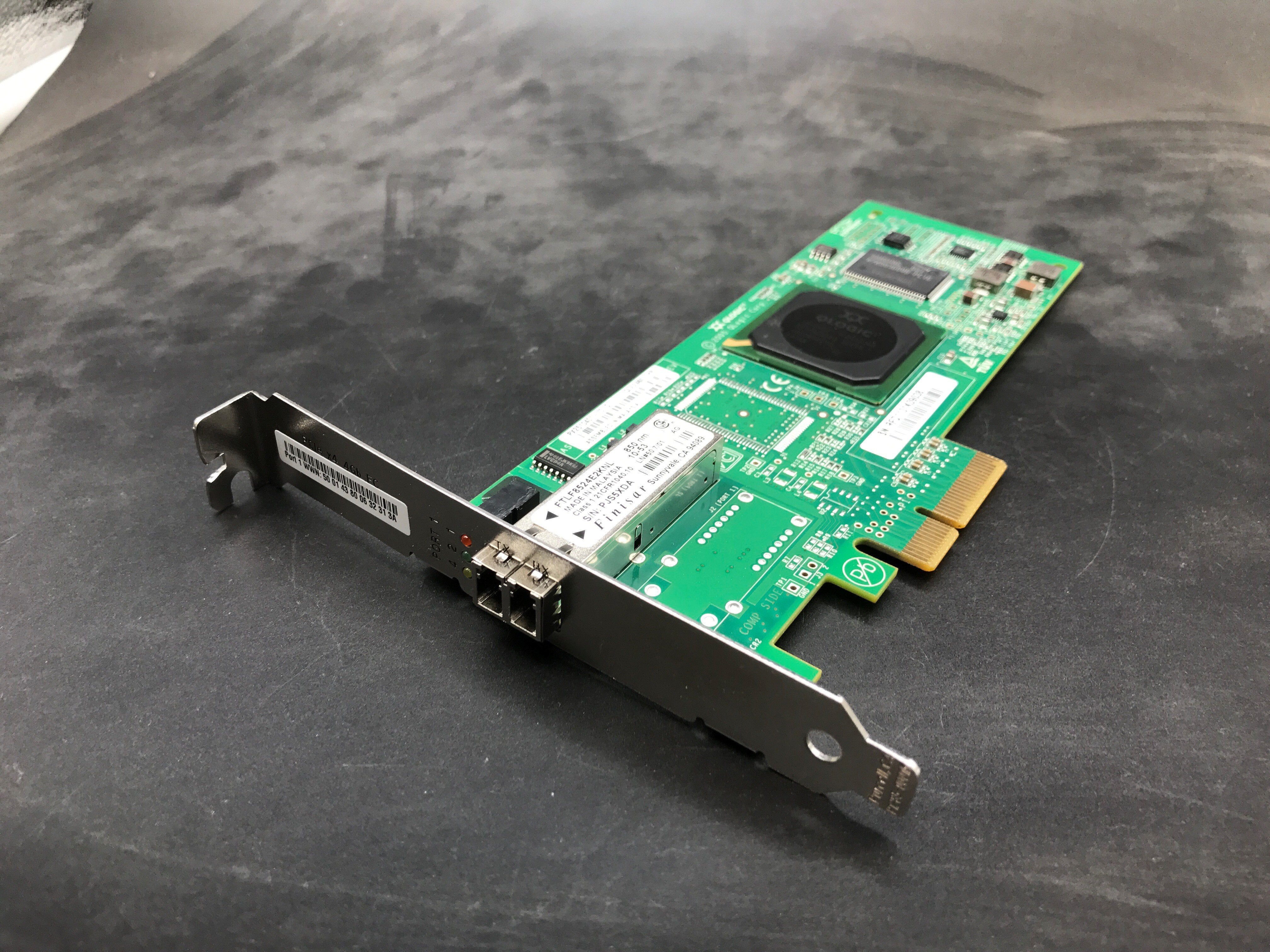 QLogic 4Gbps Fibre Channel PCIe Network Card ( QLE2460-HP / PX2510401-70 D / AE311-60001 REF)