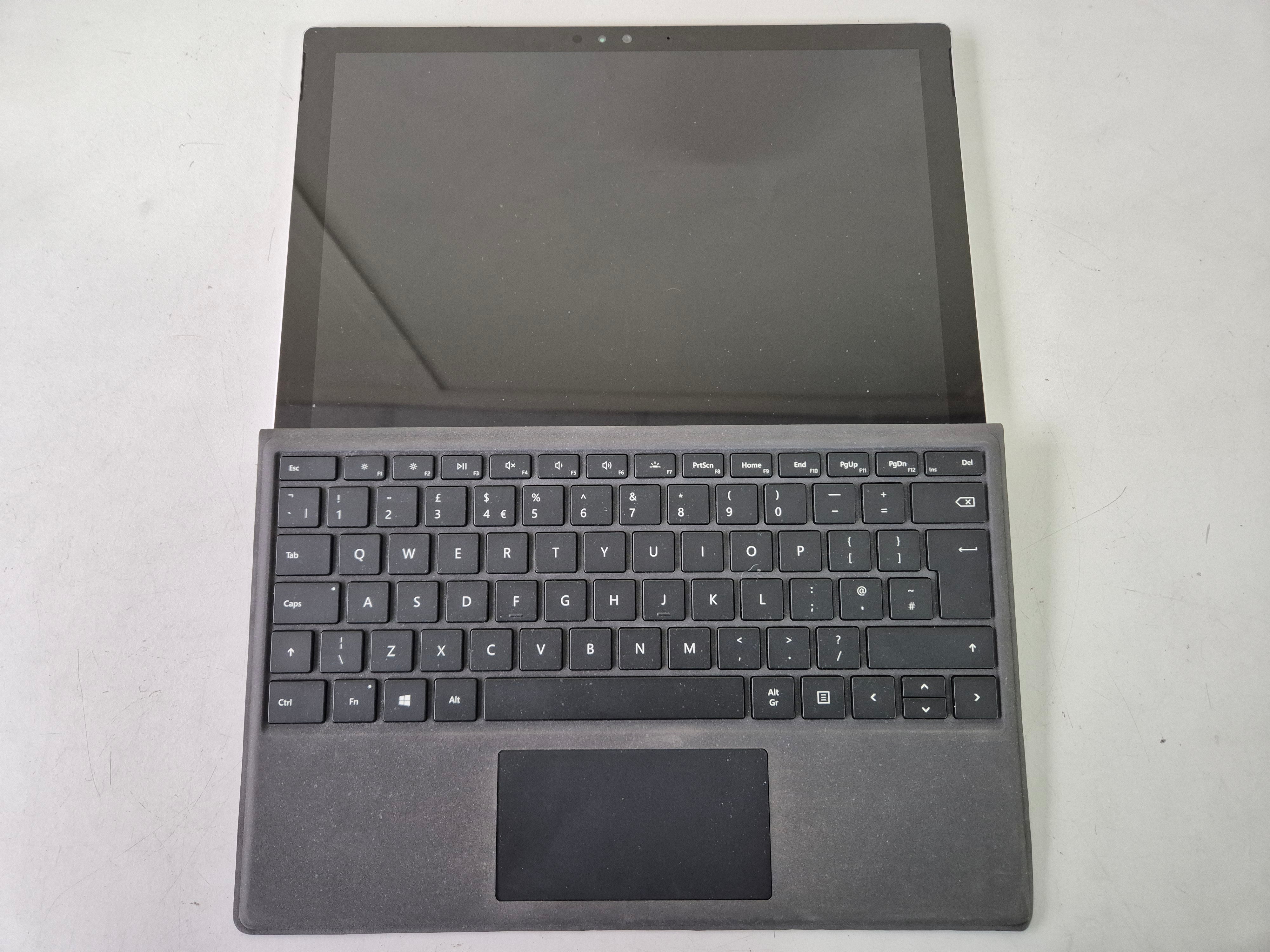 Microsoft Surface Pro 4 240GB SSD 8GB i5-6300U 2.40GHz Win10 12.3" ( 1724 ) USED