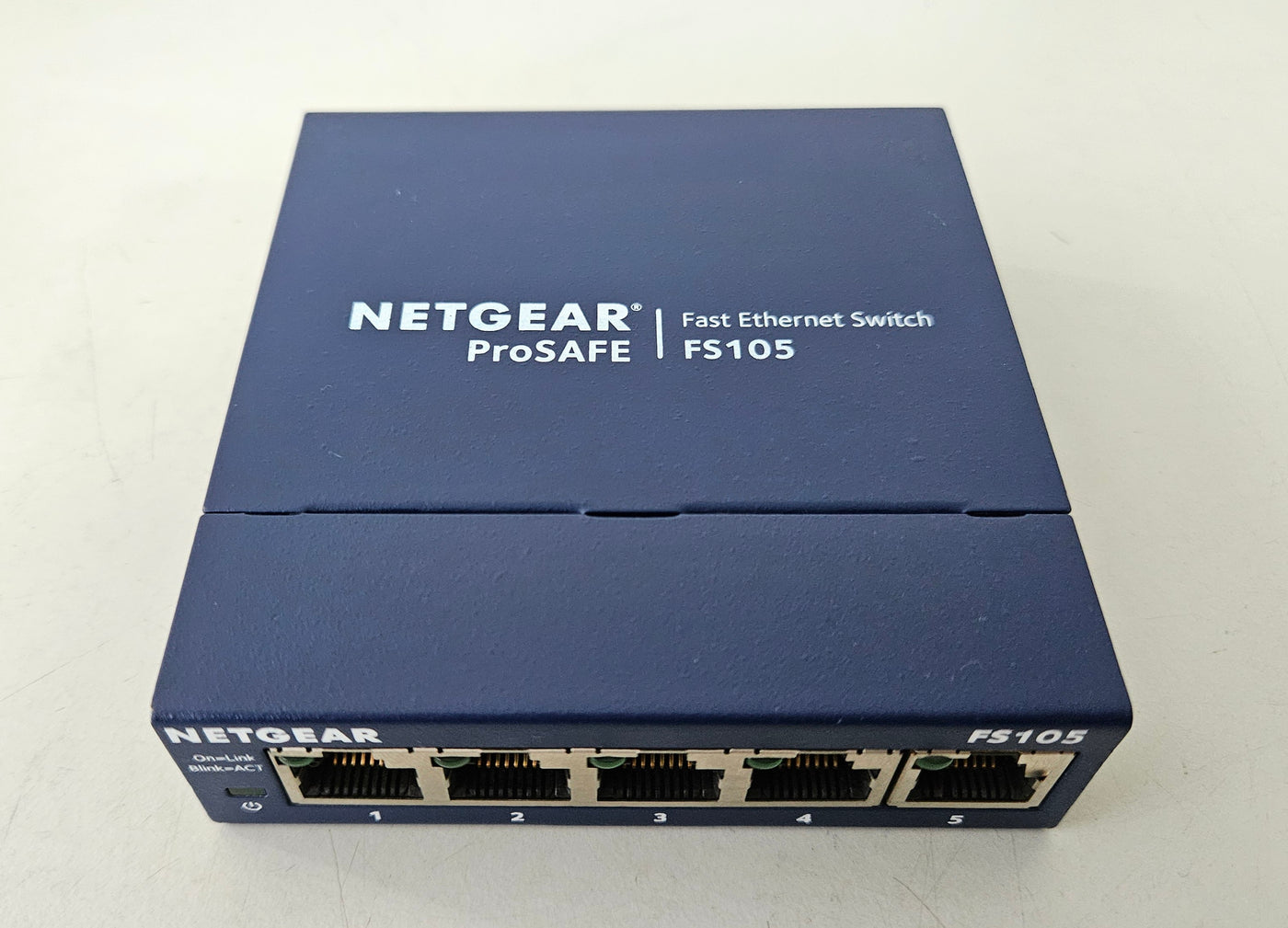 Netgear ProSAFE 5-Port 10/100 Fast Ethernet Switch WITH PSU ( FS105 FS105V3 ) USED