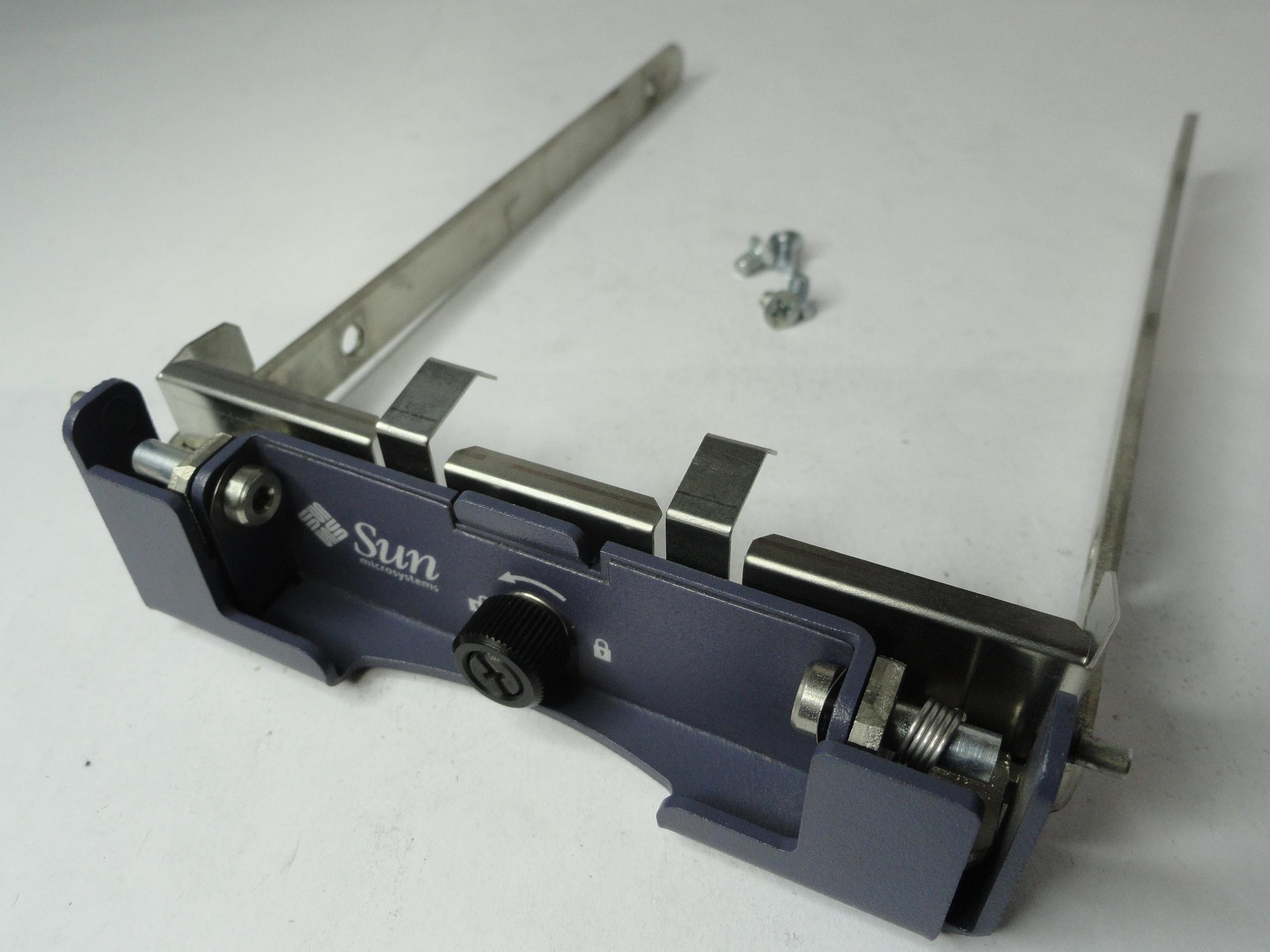 71-00000543 - SUN StorEdge 3.5in Hard Disk Mounting Bracket - Refurbished