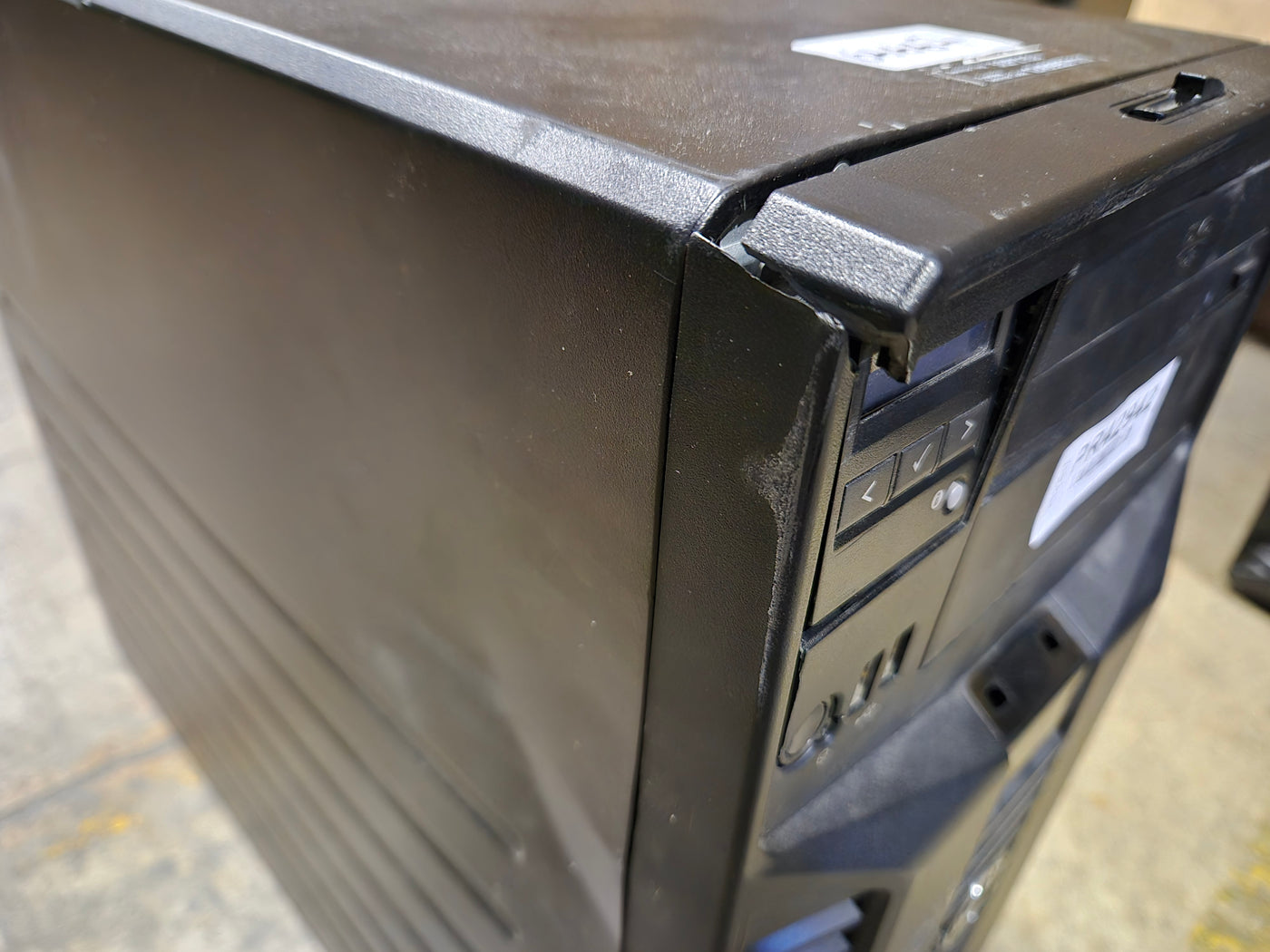Dell PowerEdge T310 4GB RAM Xeon 2.67GHz NO HDD NO OS Dual PSU WinSVR 2008 COA ( E09S ) USED Damaged Plastics 