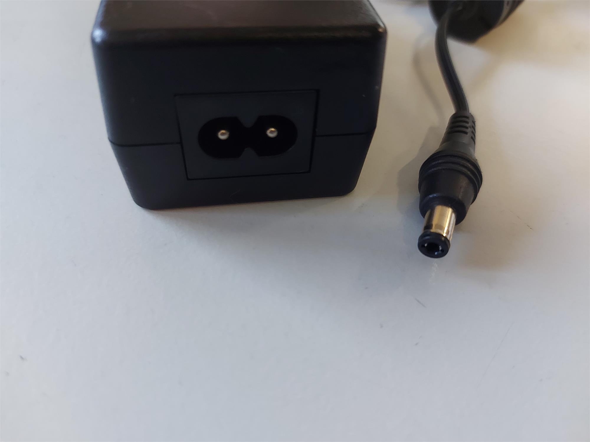 Motorola AA26990L 14.5V 1.5A AC power adapter (25012006001)