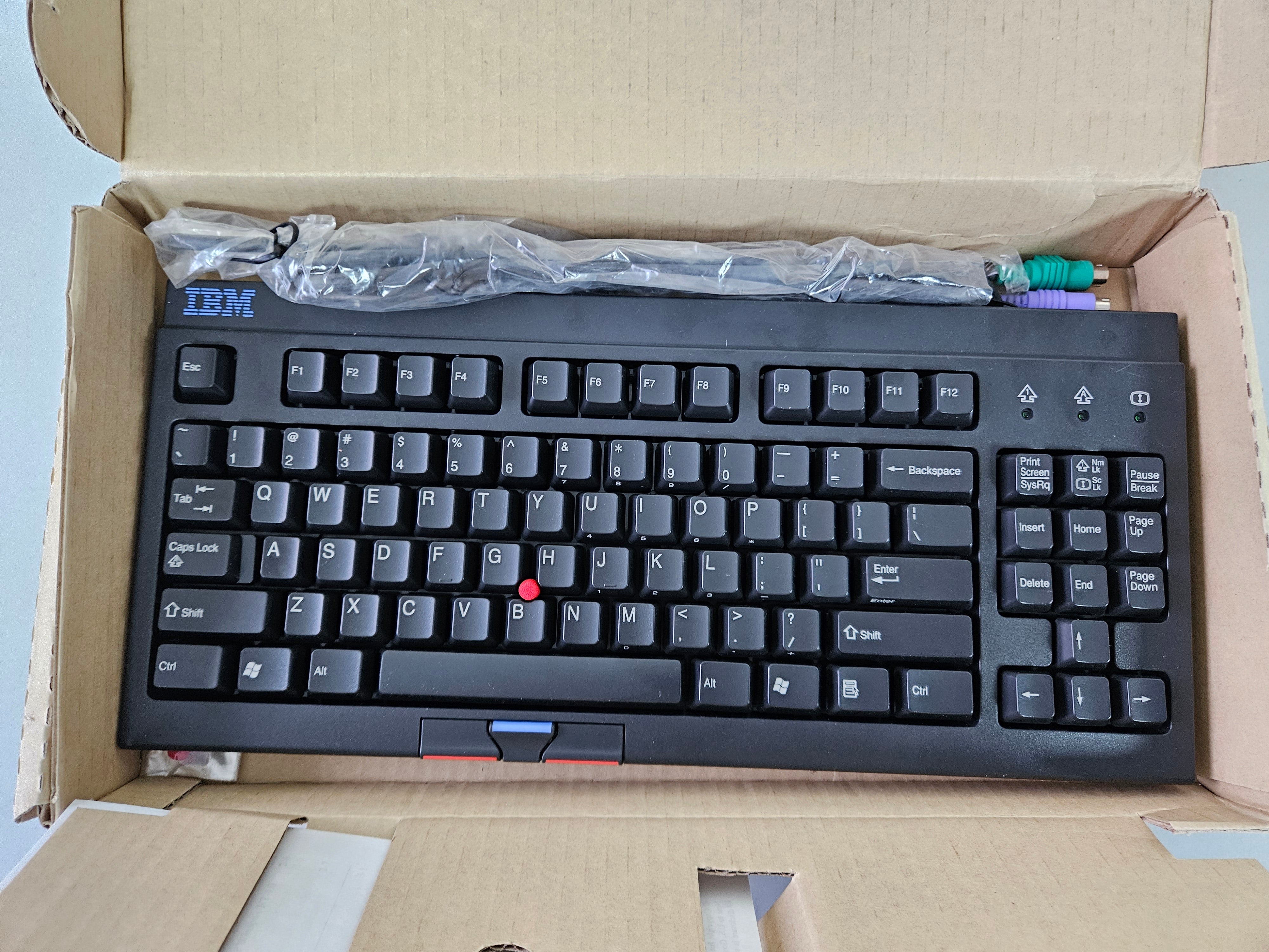 IBM RT3200 US Black Space Saver II PS/2 Wired Keyboard ( 37L0888 ) REF