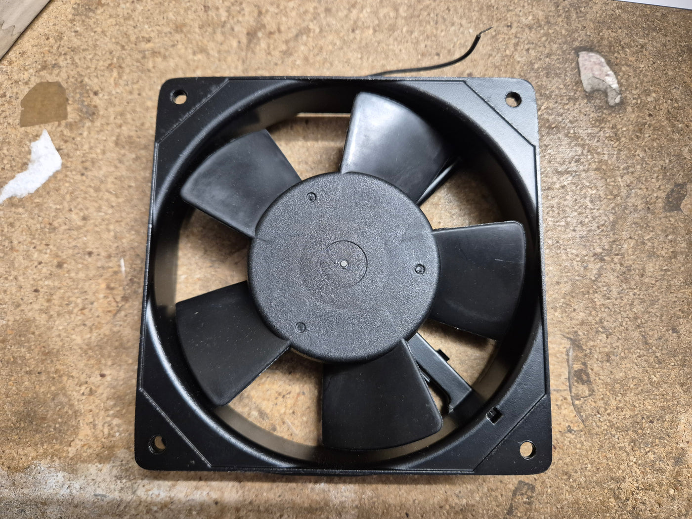 RS Components 115V 19/18W 0.19/0.18W 120mm Axial Cooling Fan ( 498-053 ) USED