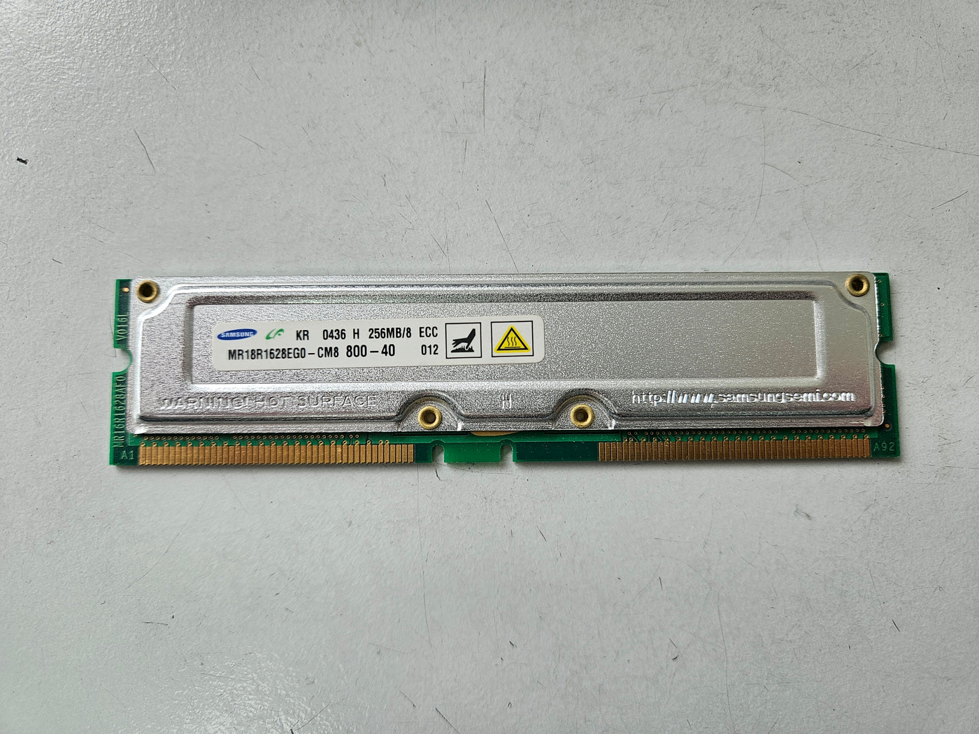 Samsung 256MB 184-pin RDRAM Rambus PC800 ECC 40ns 800MHz RIMM ( MR18R1628EG0-CM8 ) REF