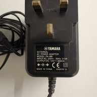 YAMAHA EXTERNAL AC ADAPTOR PA-M8 IN 230 V OUT12 V ( PA-M8 USED )