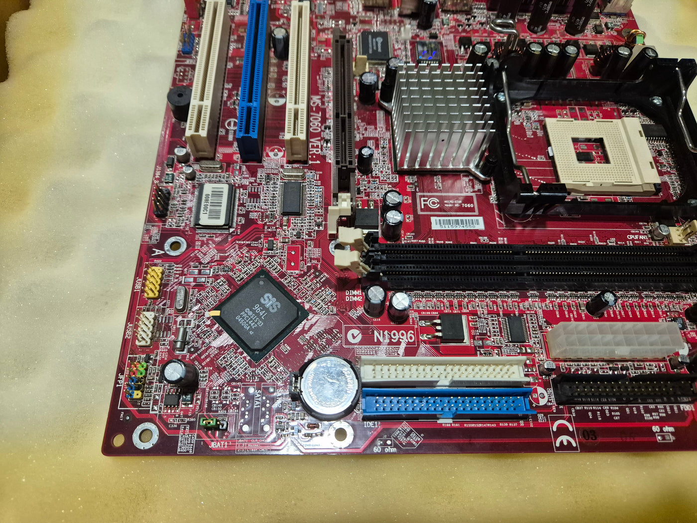 Micro-Star Socket MPGA478B System Board ( MS-7060 ) USED