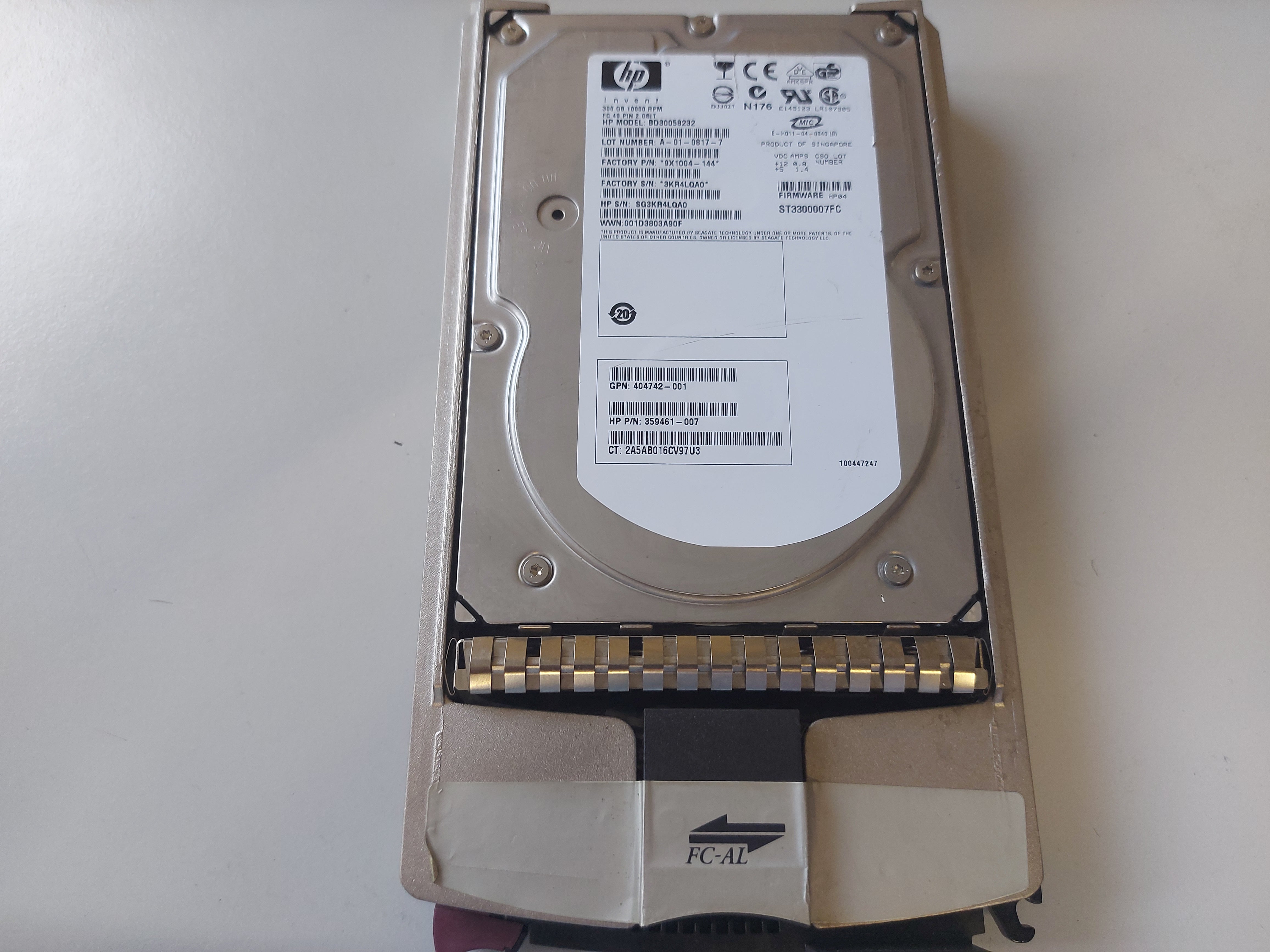 HP Seagate 300GB 10Krpm Fibre Channel 3.5in HDD in Caddy ( 9X1004-144 ST3300007FC BD30058232 359461-007 404742-001 366023-001 ) USED