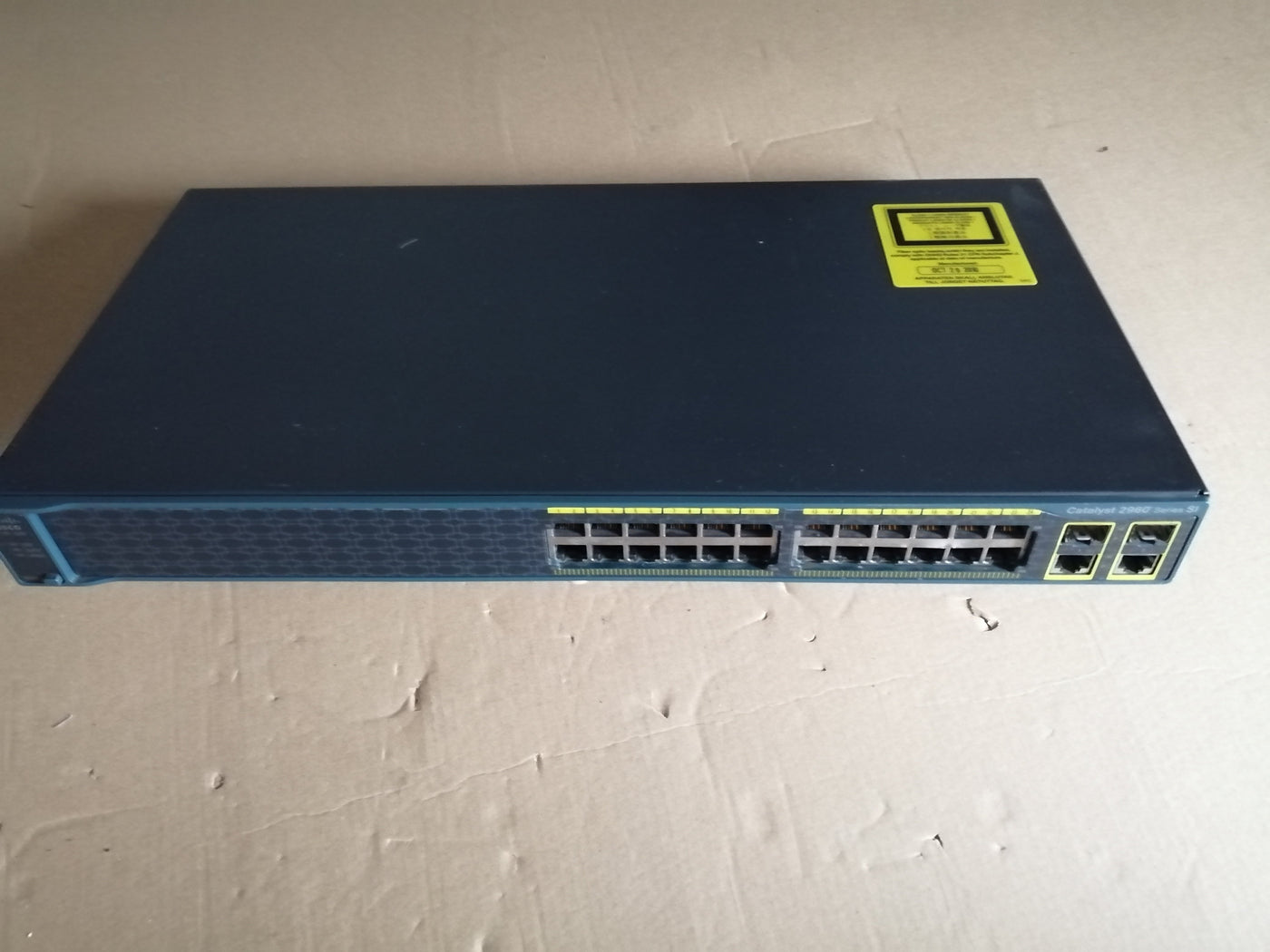 CISCO CATALYST 24 PORT SWITCH ( WS-2960-24TC-S USED )