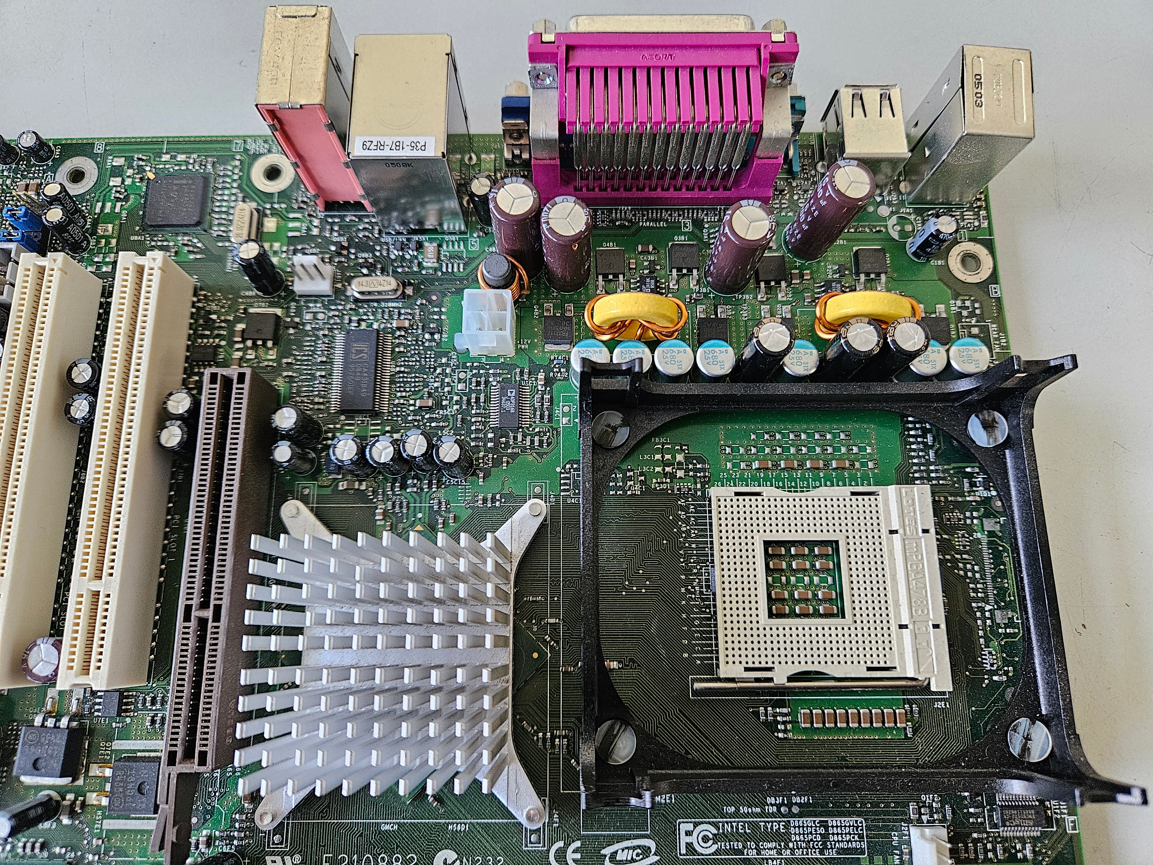 Intel E210882 AGP Micro-ATX Socket 478 Motherboard ( C28906-410 D865GLC D865PESO D865PCD D865PCK ) USED