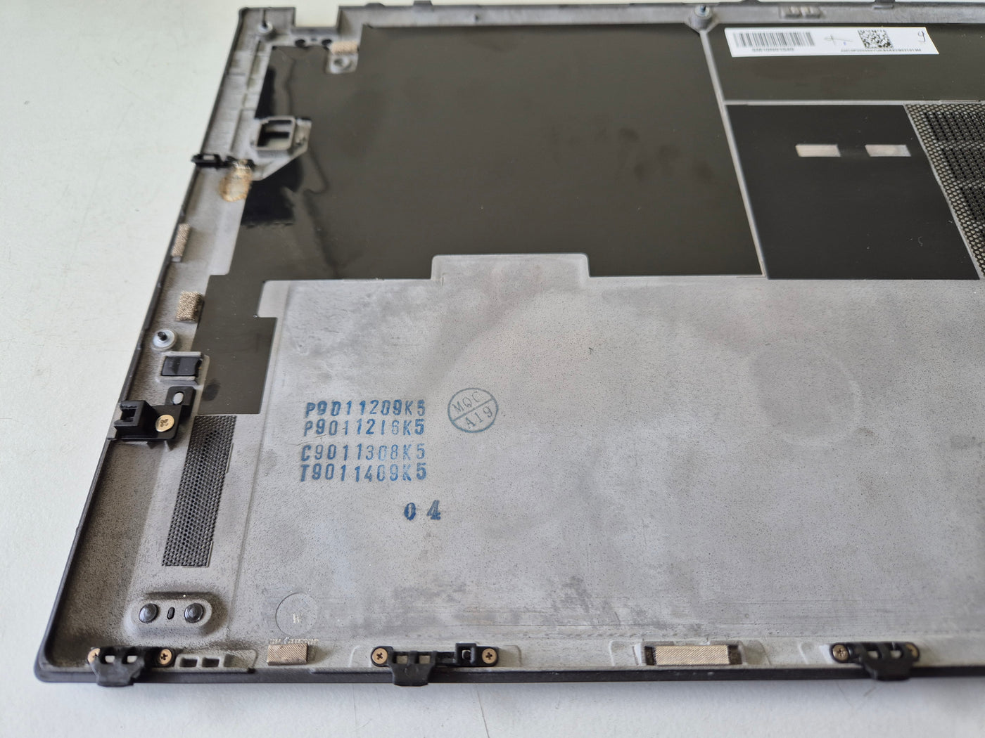 Lenovo ThinkPad X280 plastic base chassis ( AM16P000400	SM10N01540 ) USED