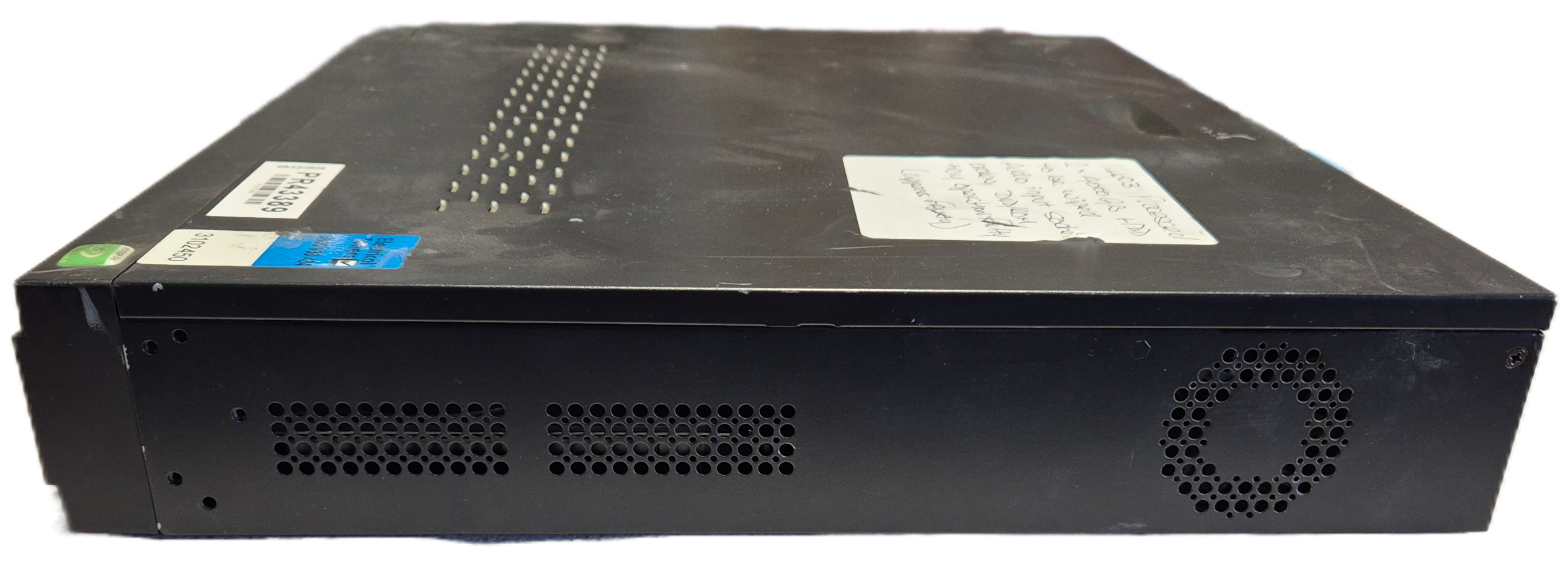 HIKVision 16 Channel Turbo HD DVR - 2x4TB HD - password reset - damaged connector - DVD requires new band ( DS-7316HQHI-SH ) USED