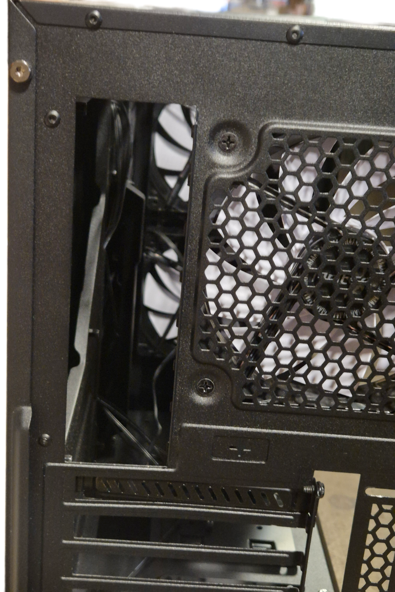 Antec P8 Mid Tower Gaming Cabinet - 3 x 120mm Fans Preinstalled USED