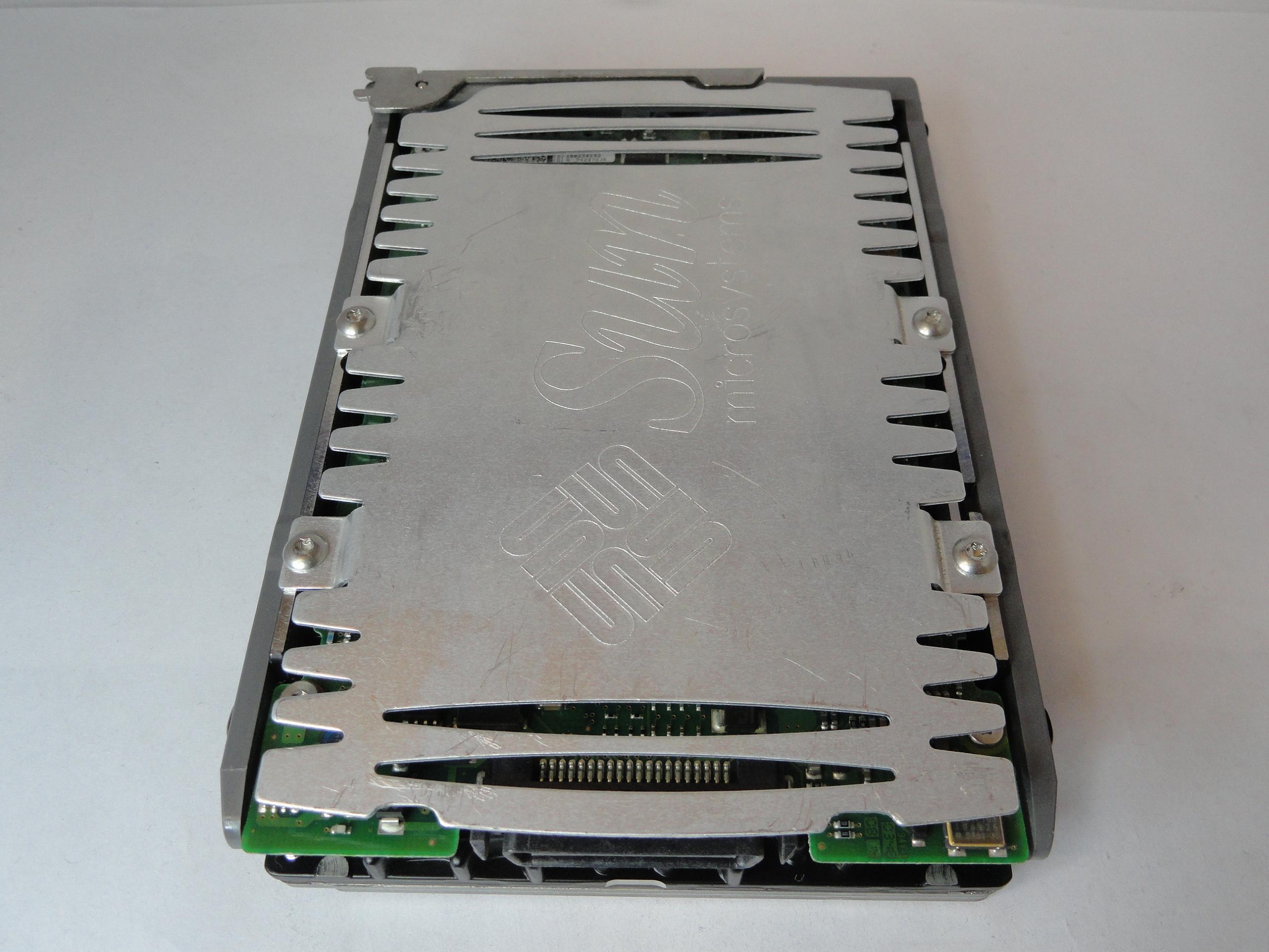 PR22558_9V3004-052_Seagate SUN 73Gb Fibre Channel 10Krpm 3.5in HDD - Image2